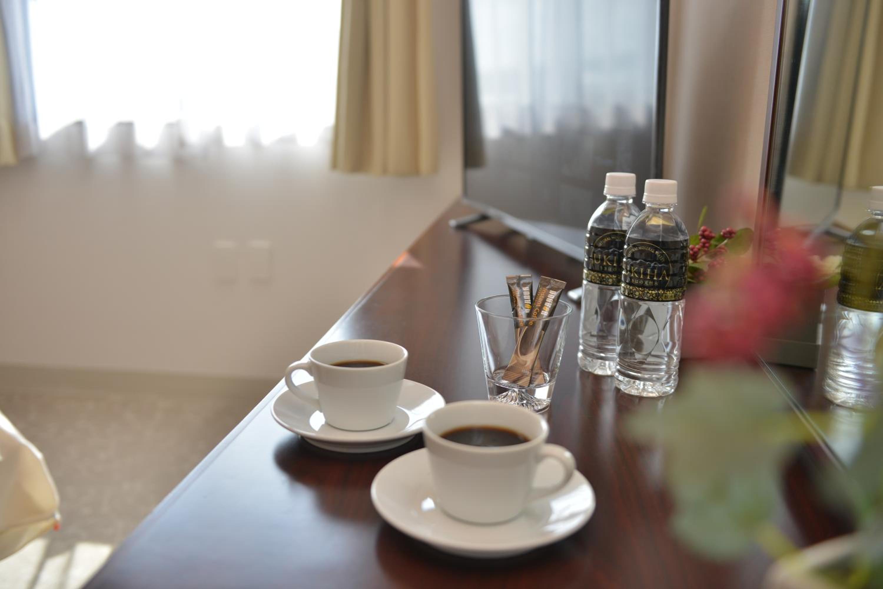 Standard Twin Room - Non-Smoking - Premium Floor - Photo 13