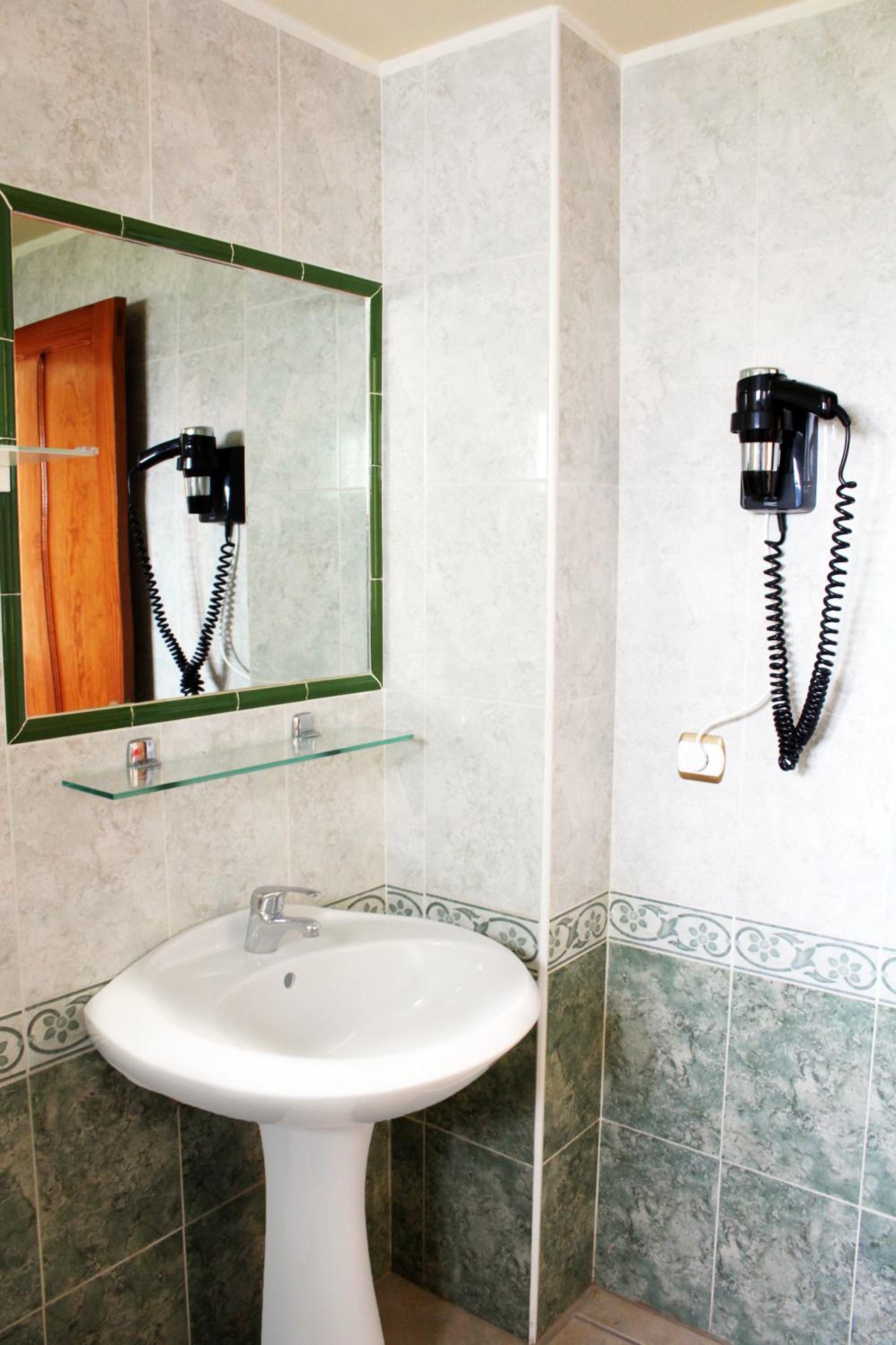 One-Bedroom Apartment with Pool View or Partial Pool View photo 2
