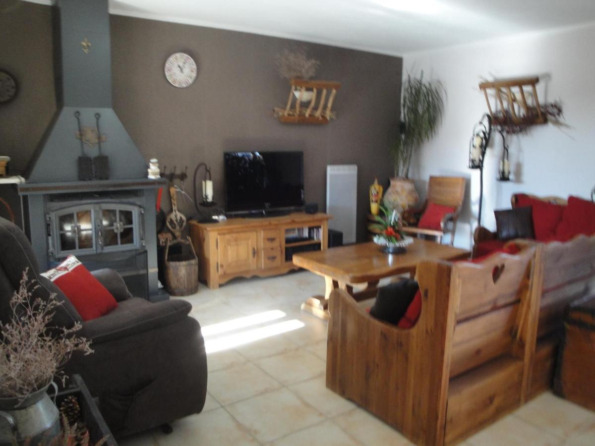 Four-Bedroom House photo 2