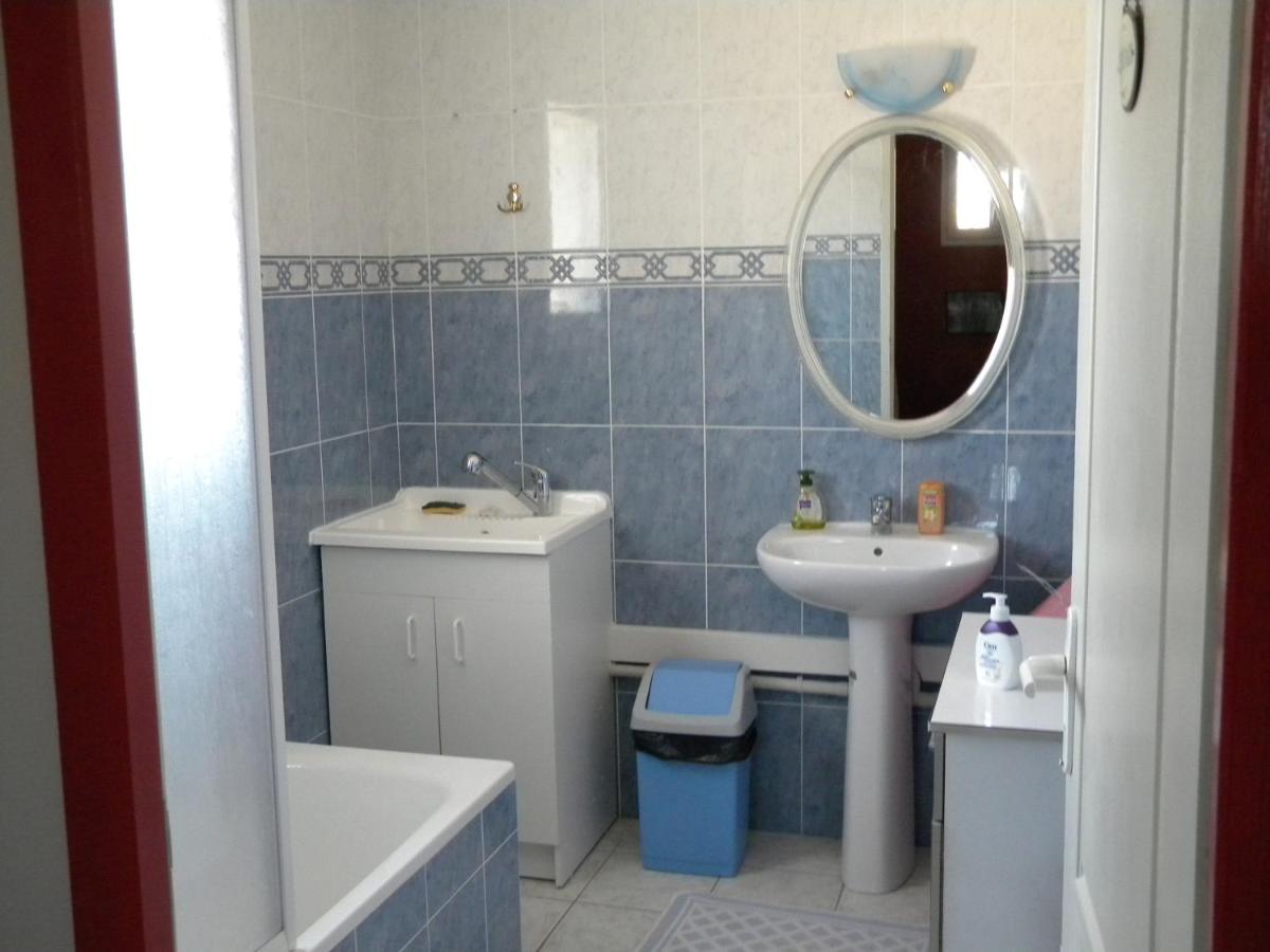Four-Bedroom House photo 3