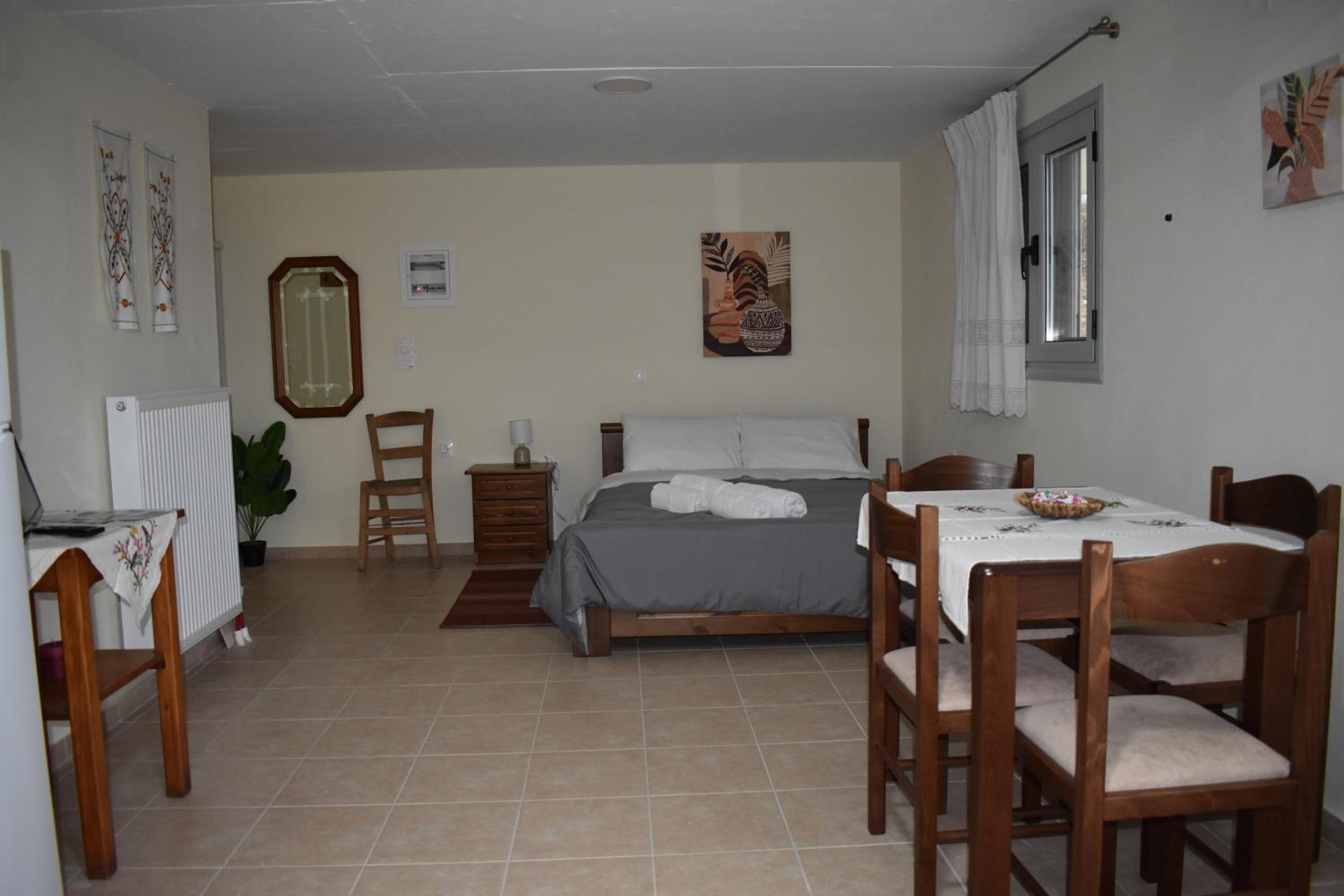 One-Bedroom House photo 1