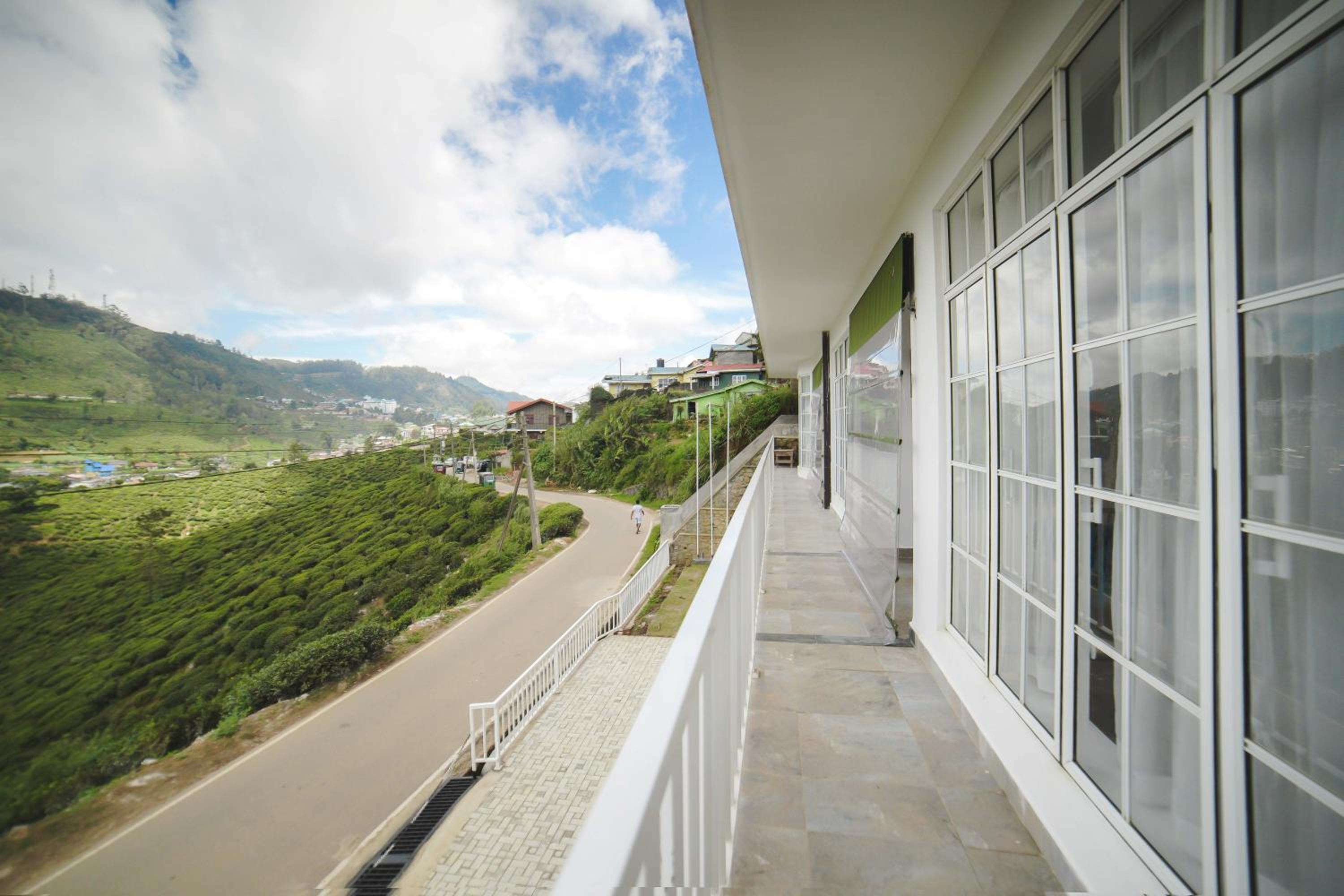 Deluxe Double Room with Balcony photo 2