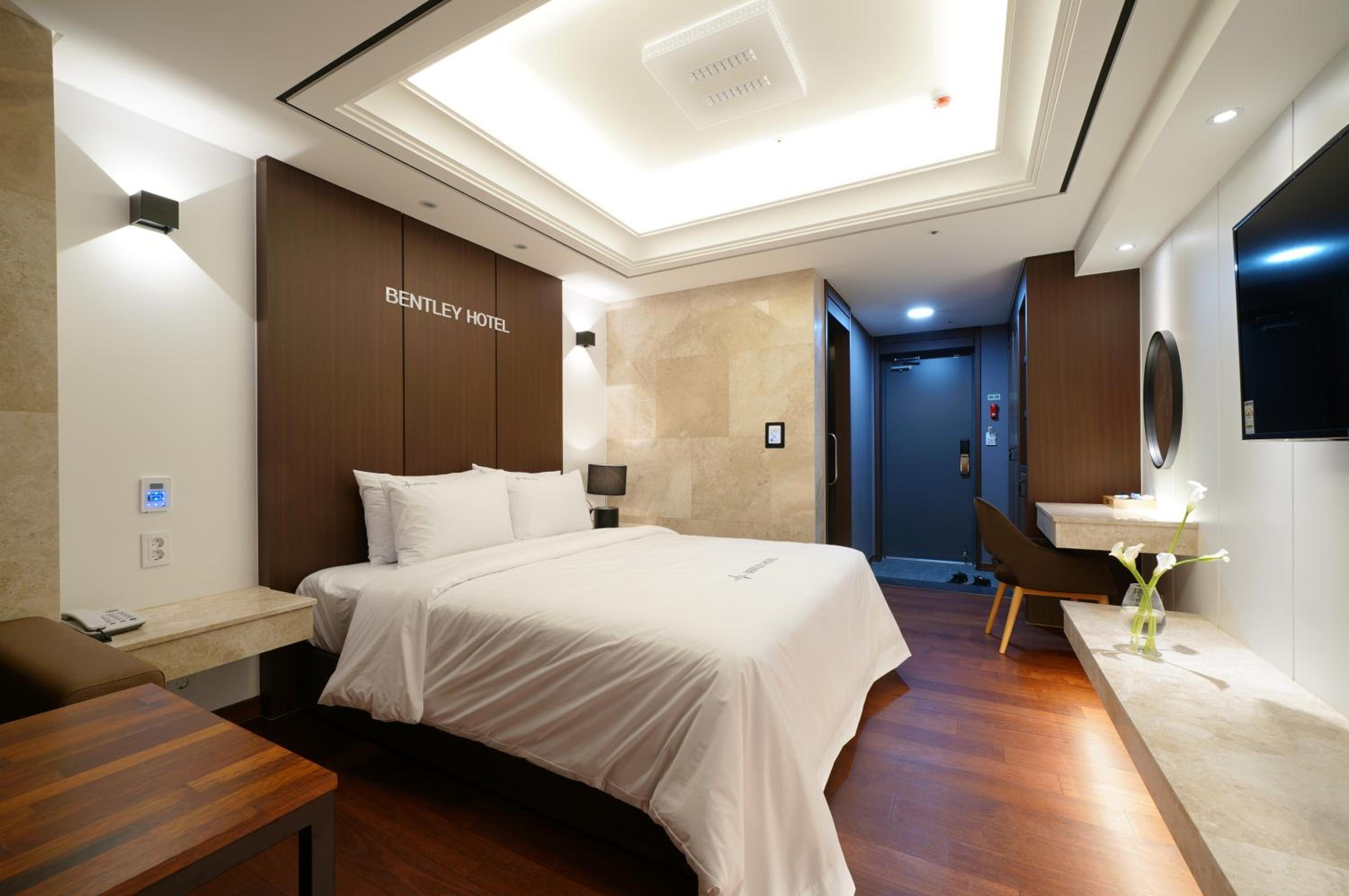 Standard Double Room - Photo 1