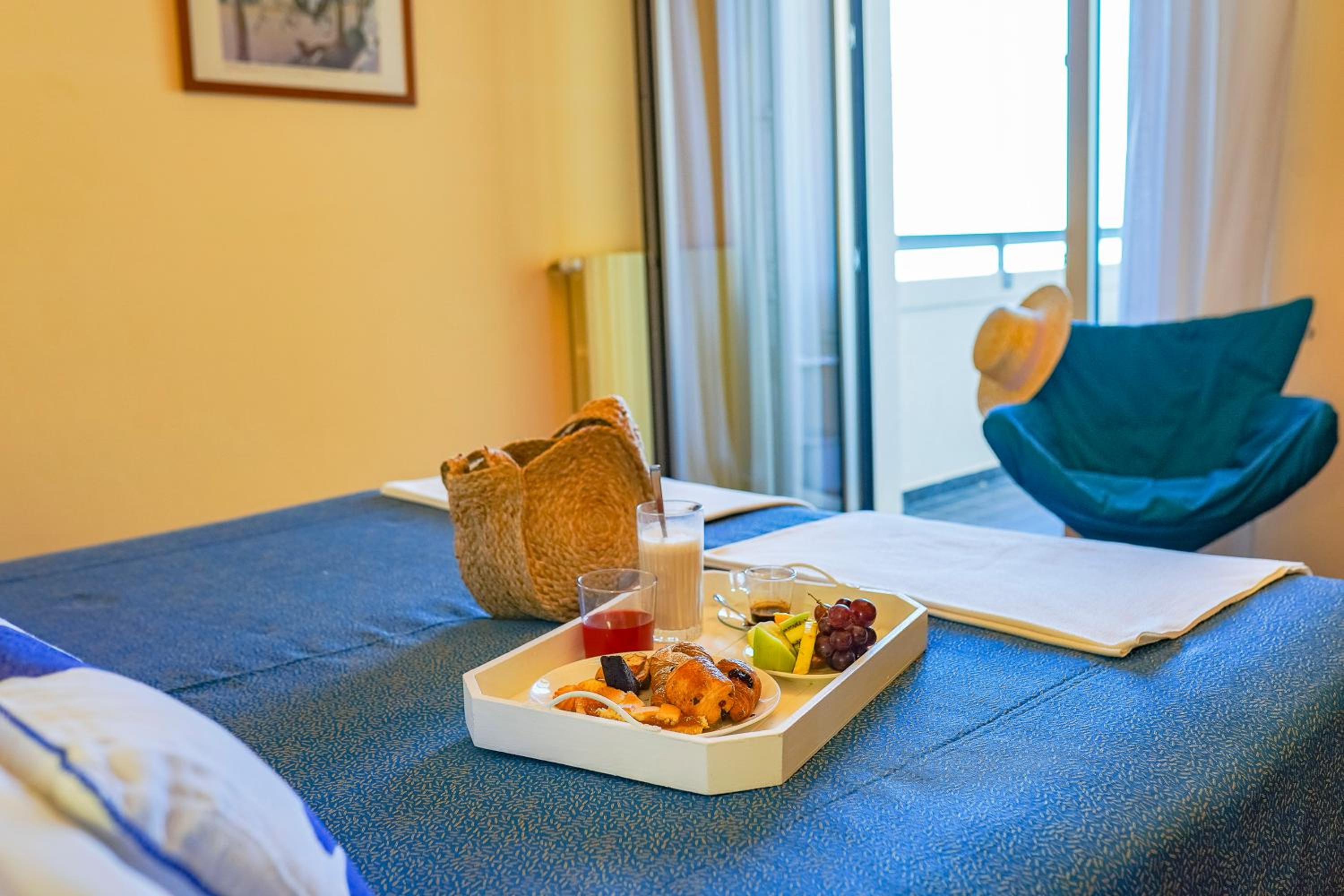 Double Room - Photo 18