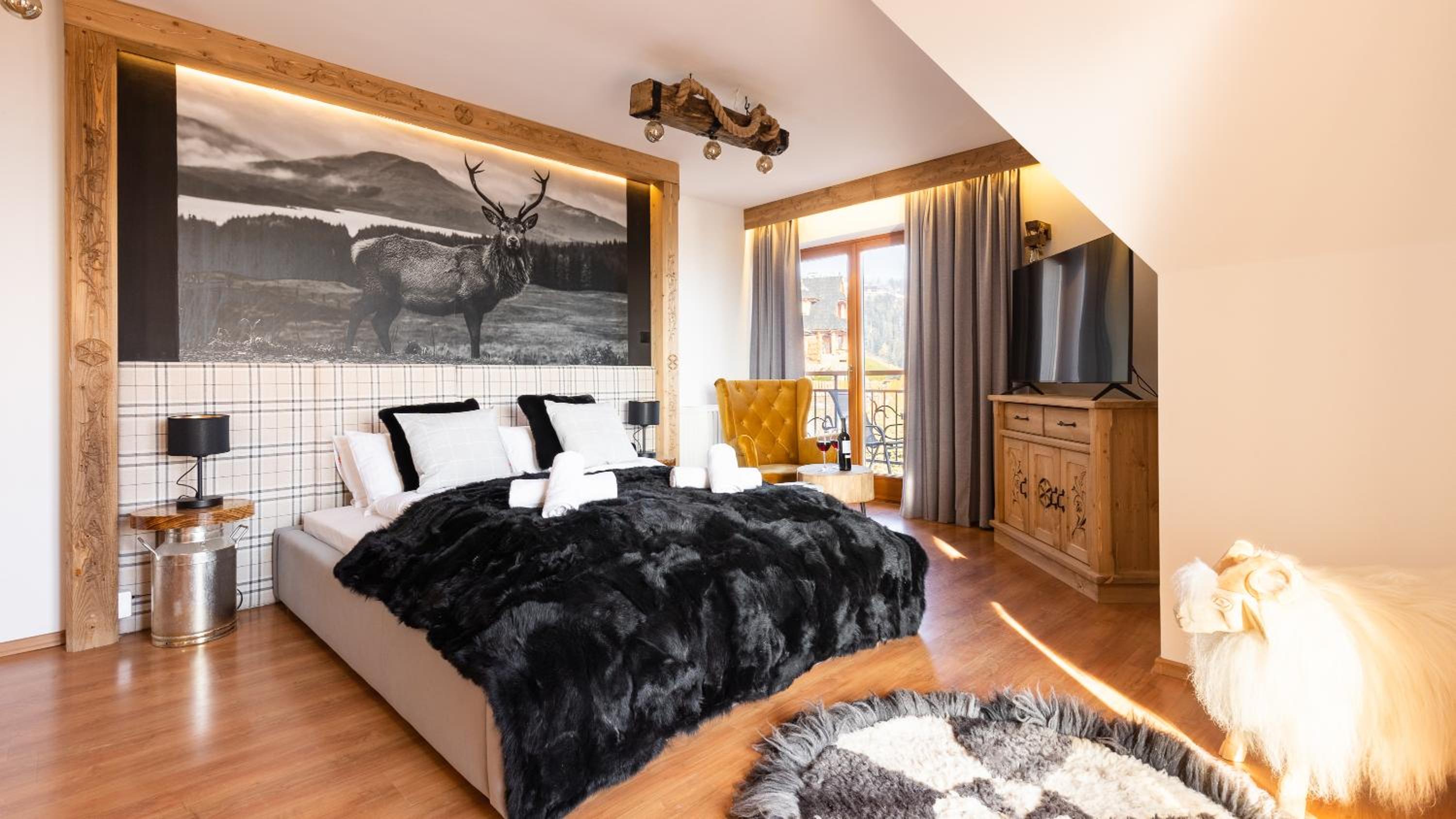 Deluxe Double Room with Balcony - Photo 1