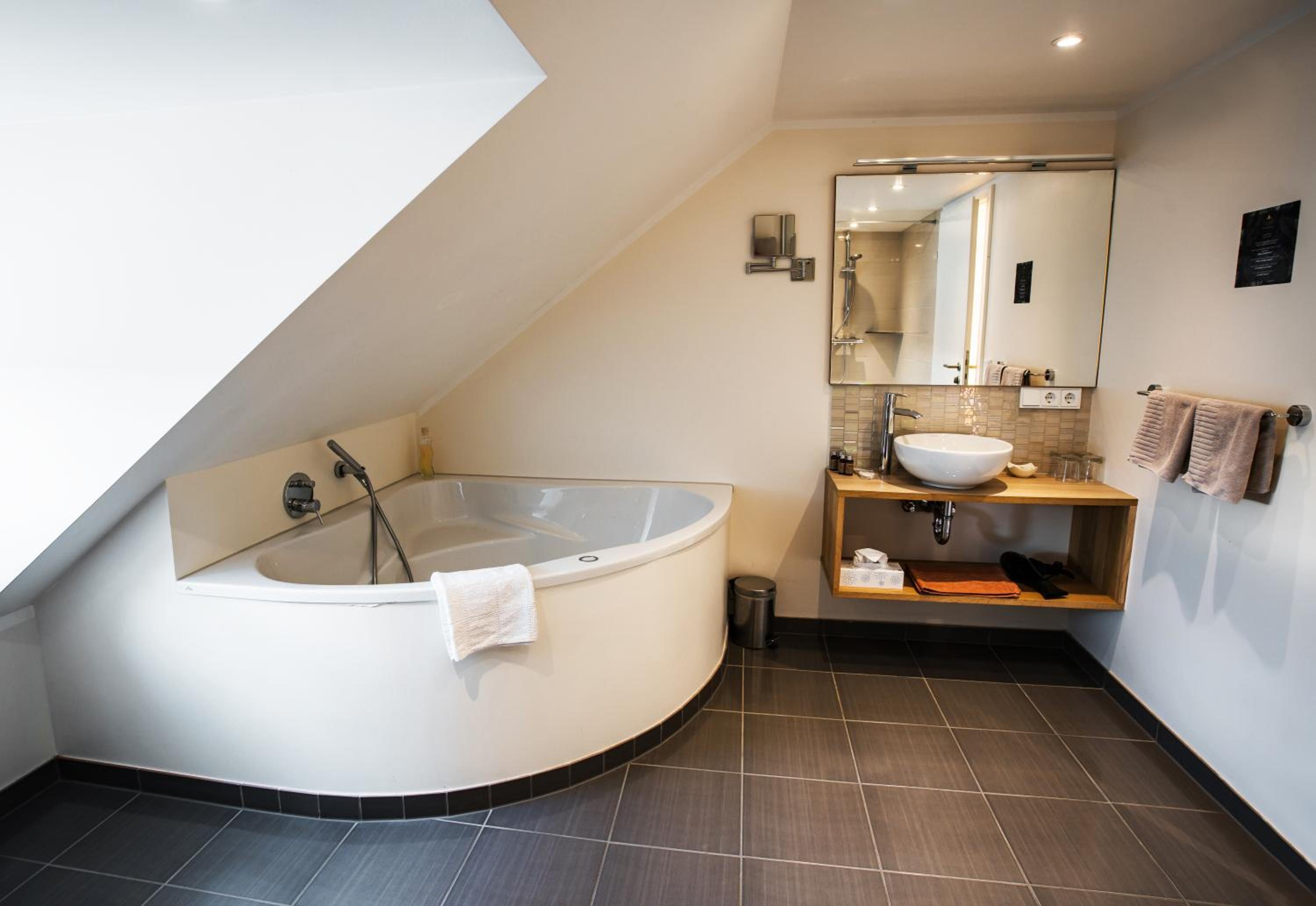 Suite - Photo 2