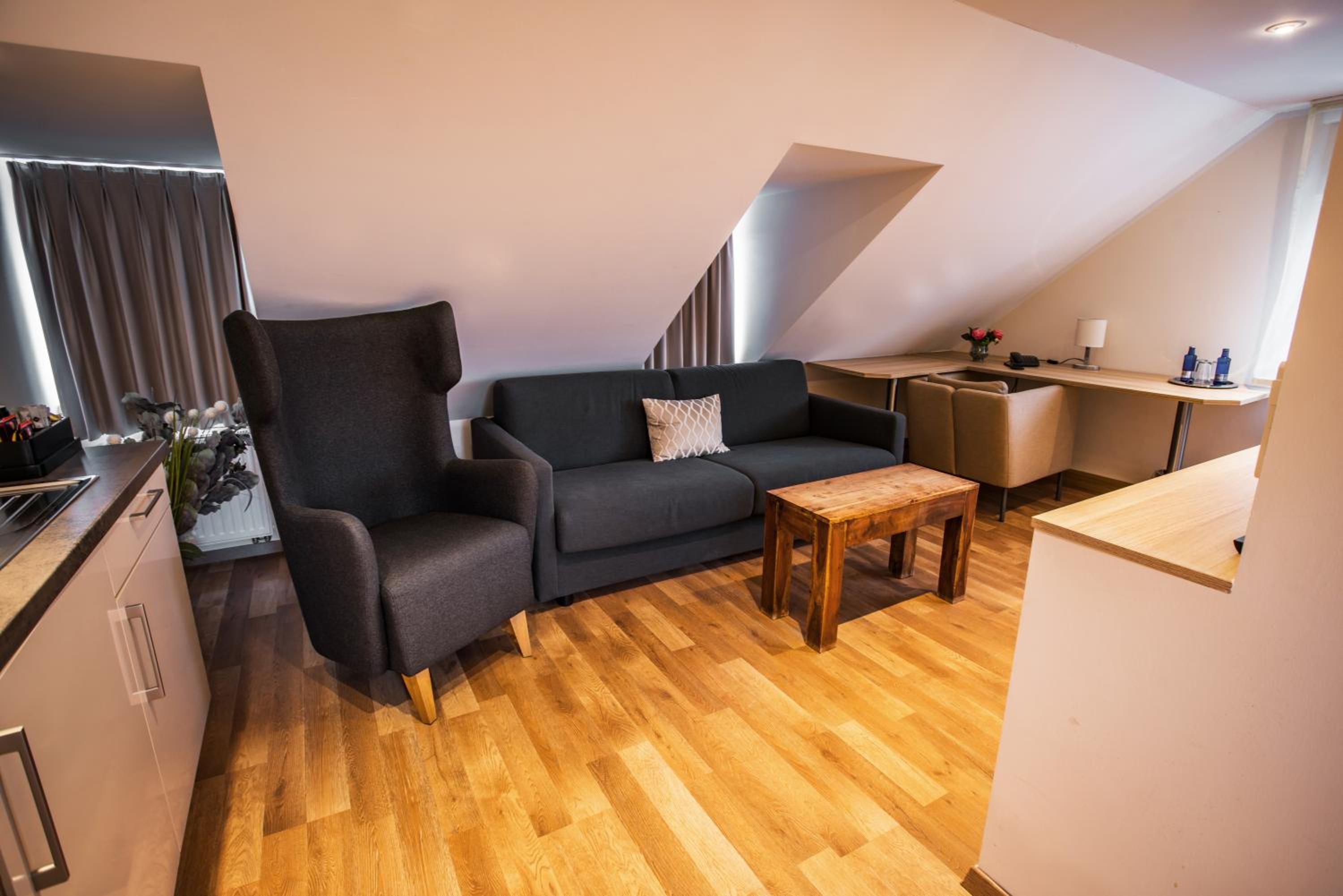 Suite - Photo 3
