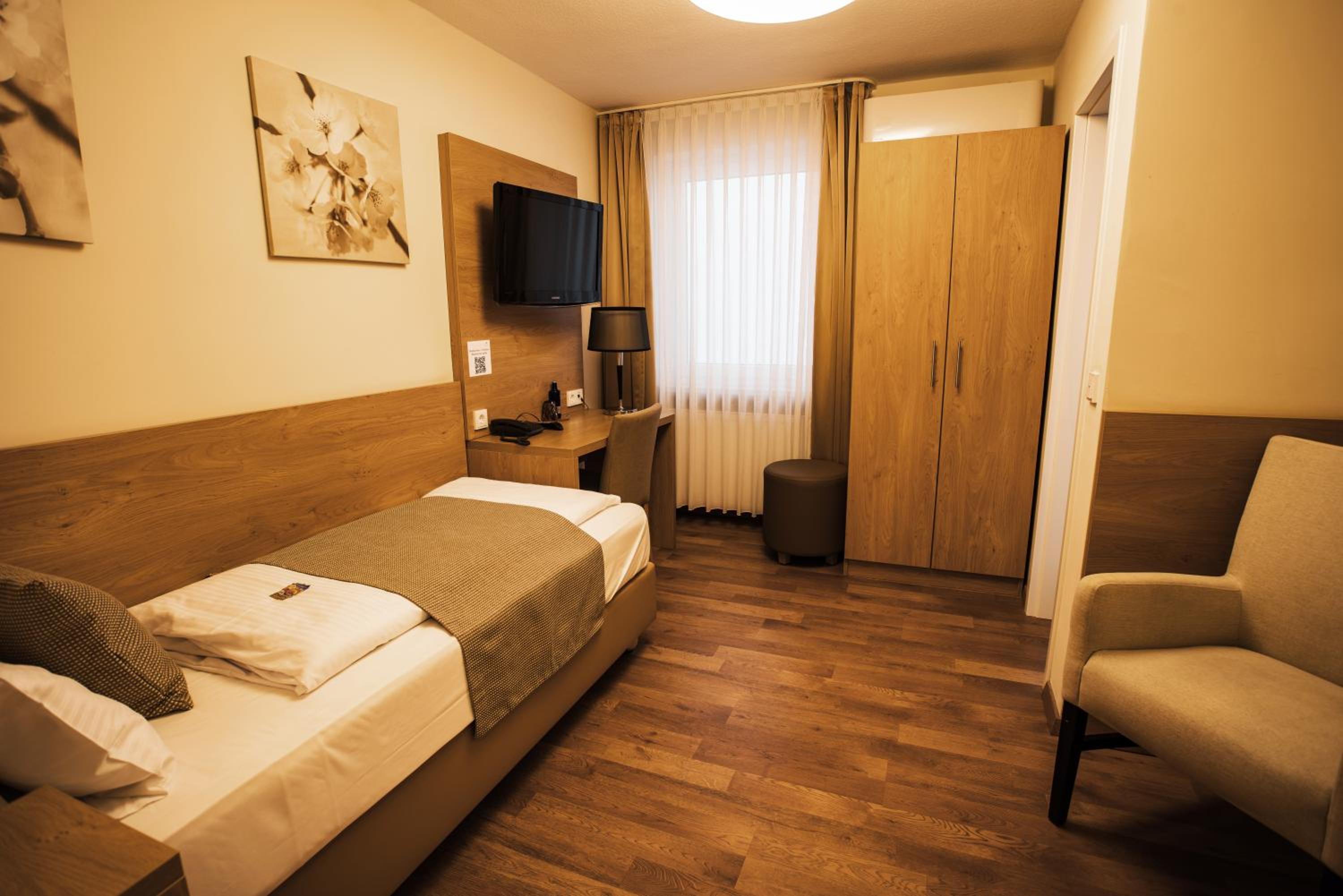 Single Room photo 3