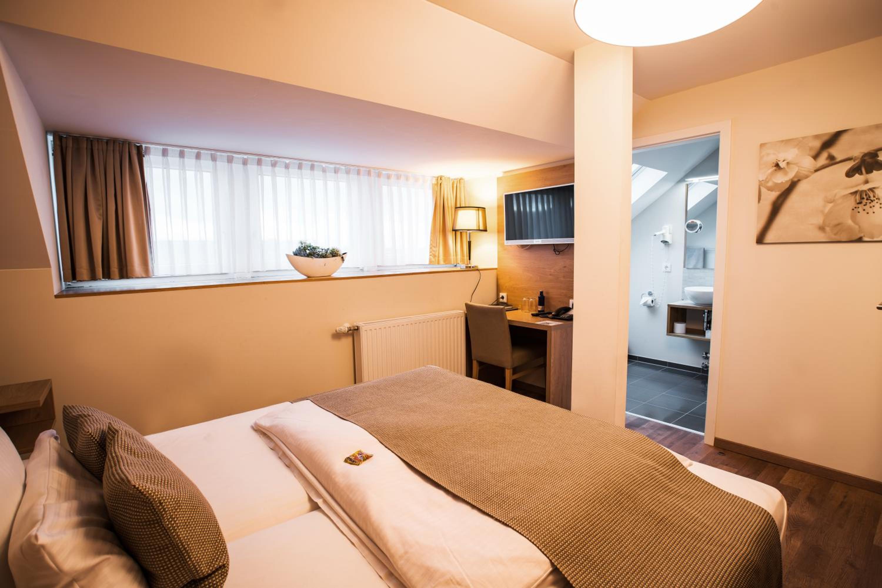 Double Room - Photo 4