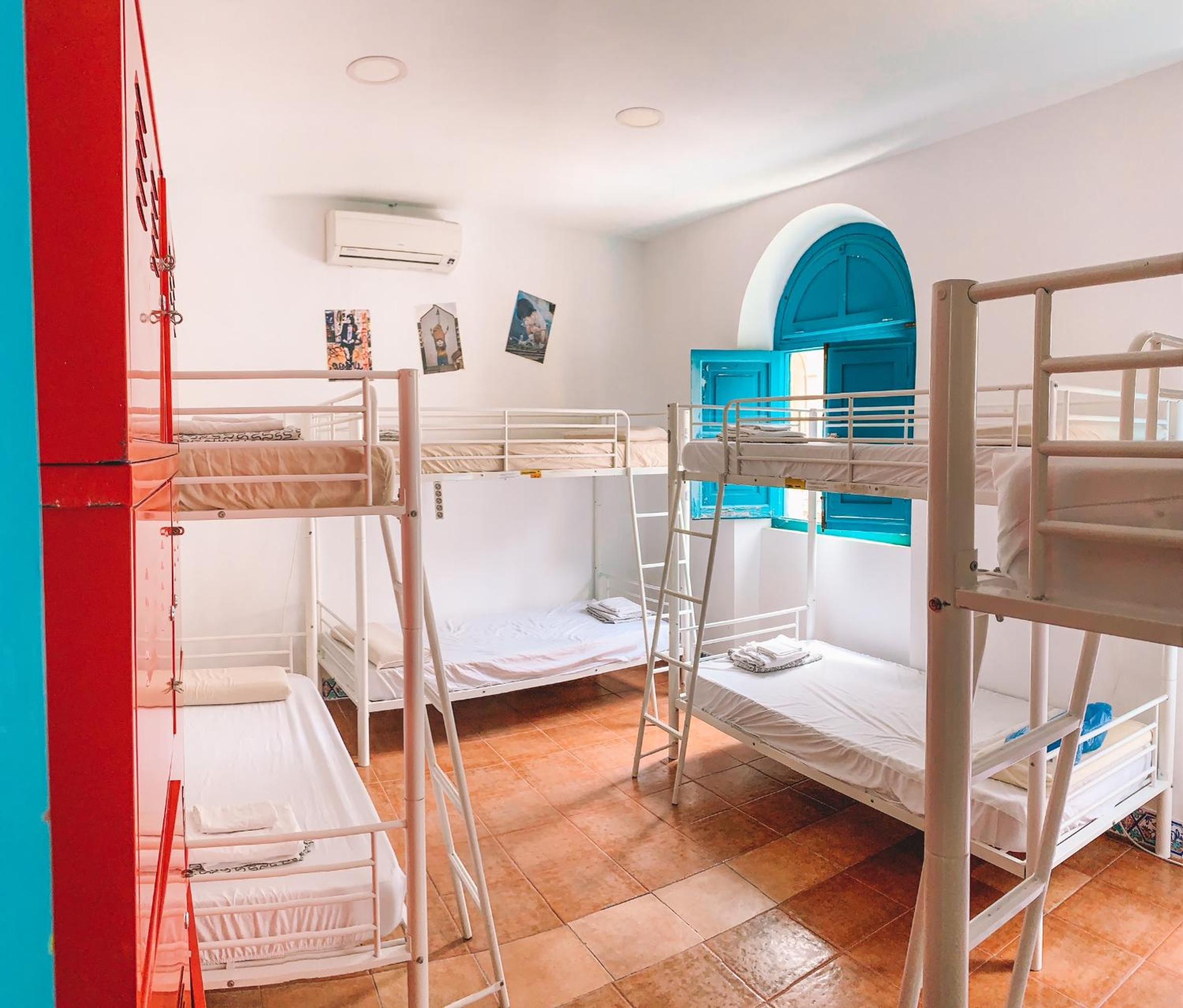 Cama en Habitación Compartida Mixta de 8 Camas