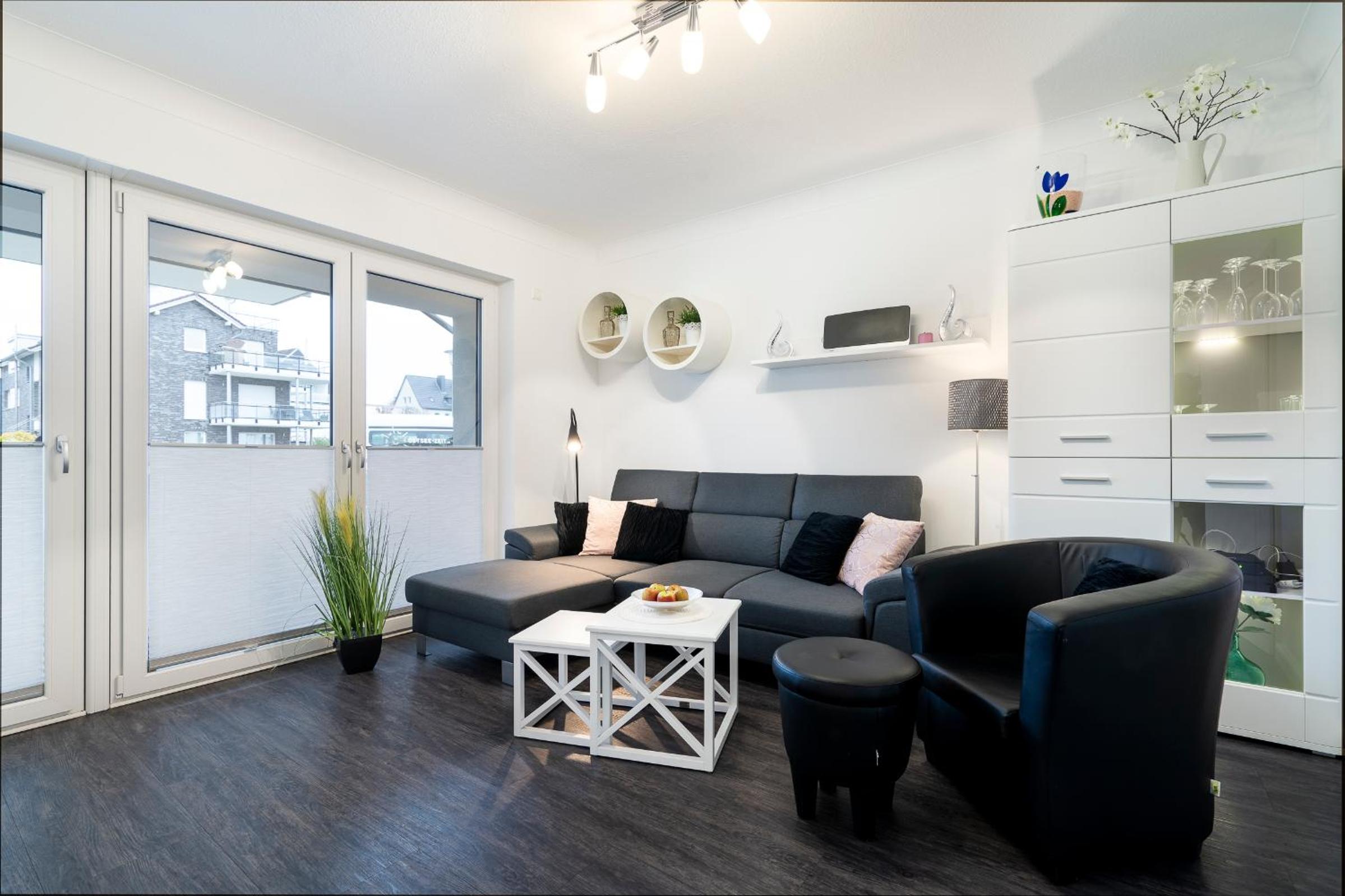 Apartment with Balcony photo 1