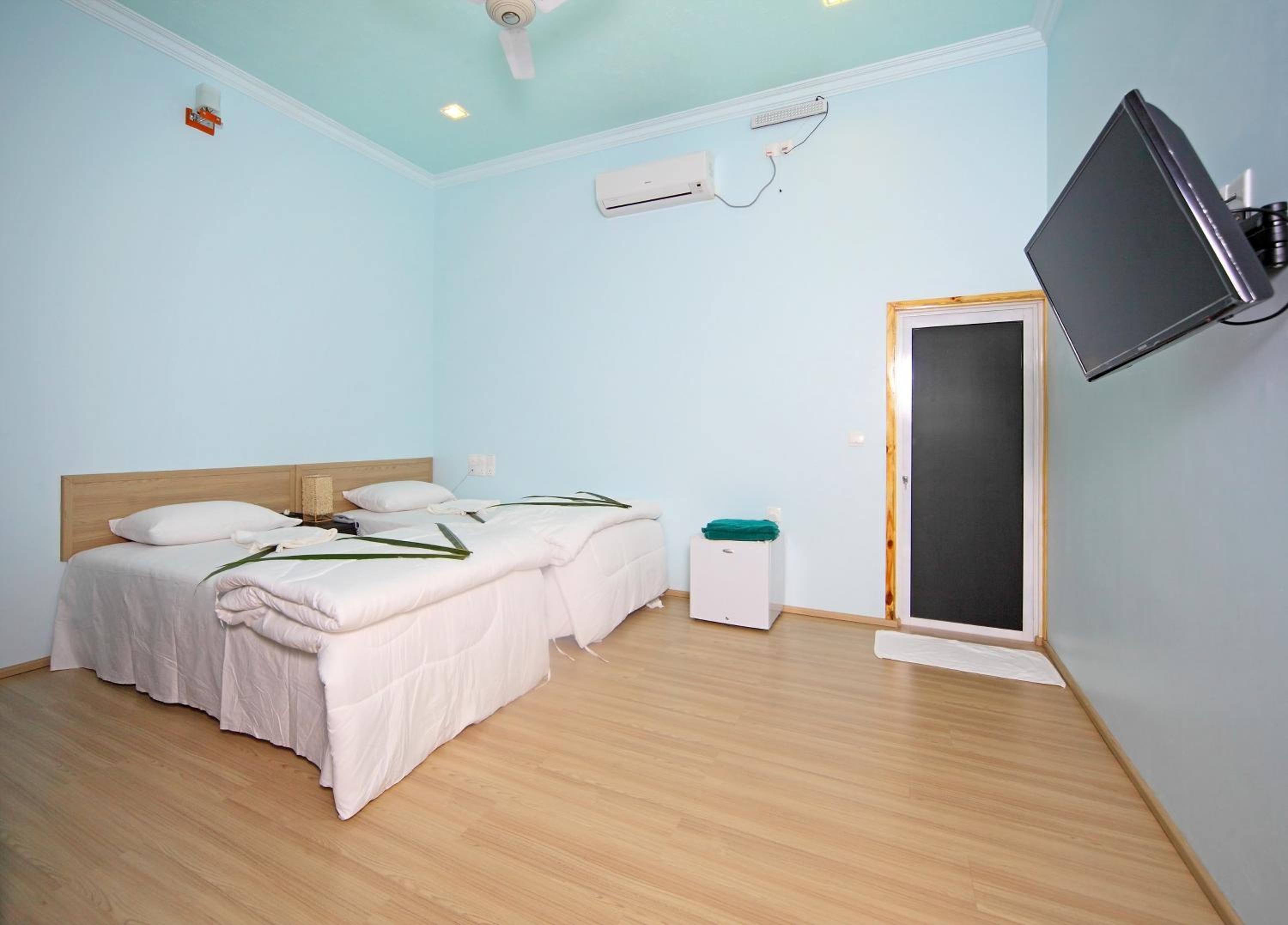 Deluxe Double Room - Photo 10