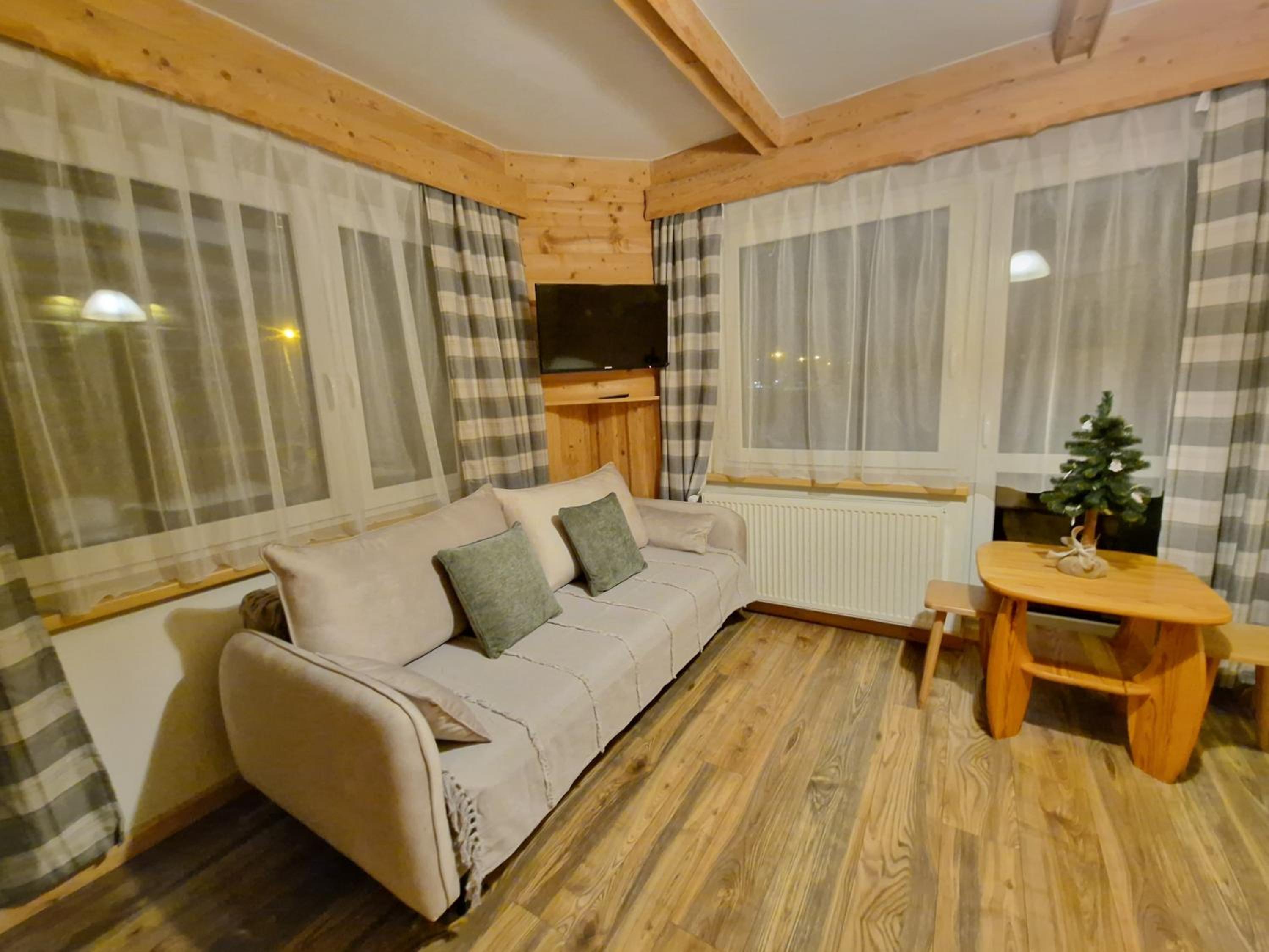 Family Room with Bathroom photo 2