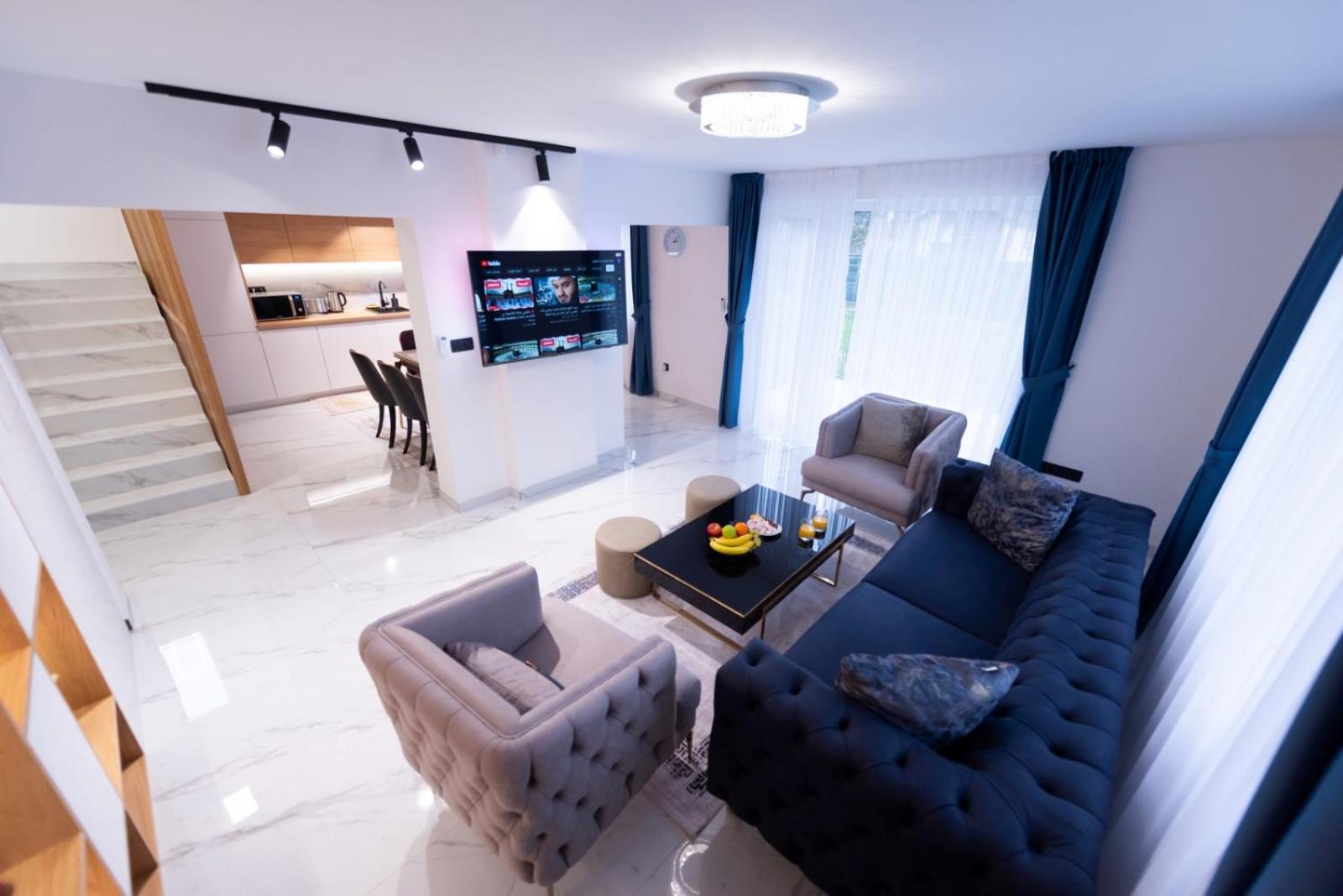 Villa photo 2