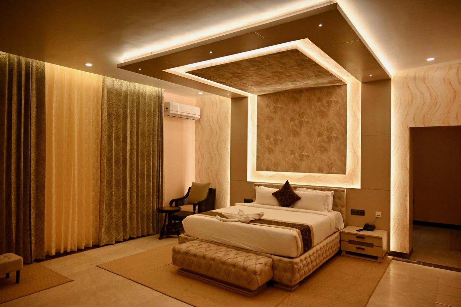 Deluxe King Room