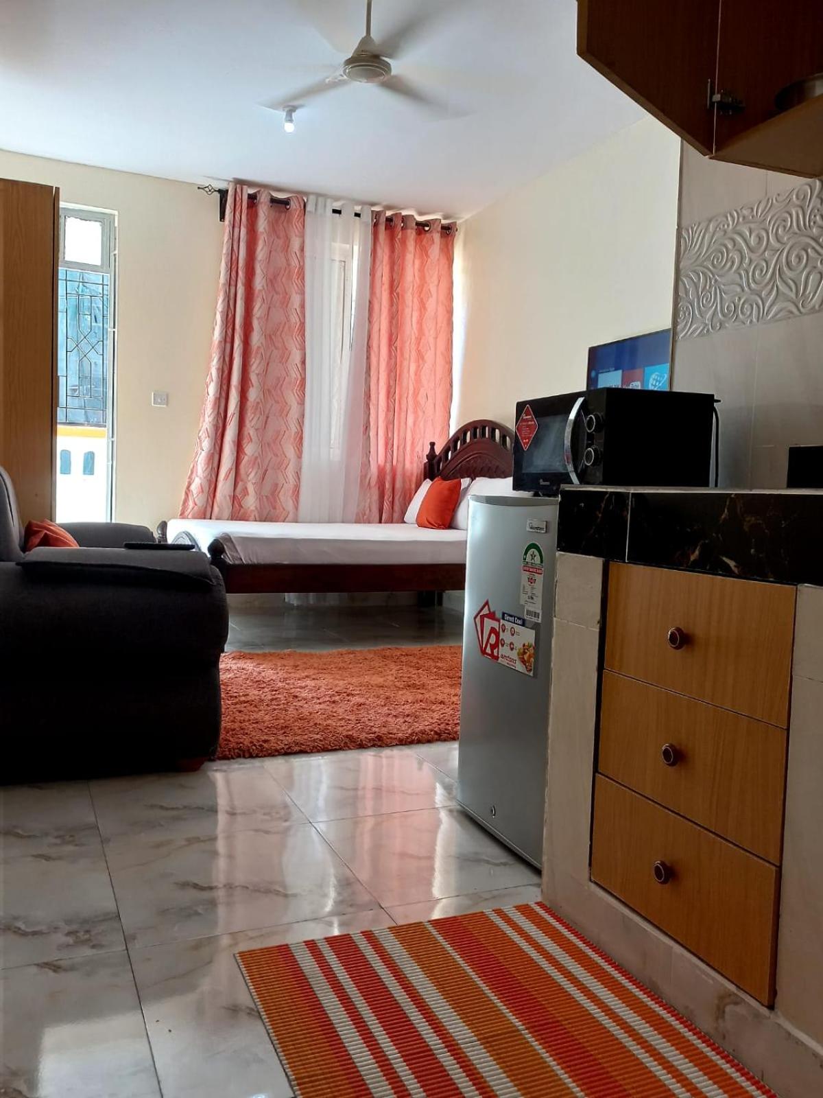 Deluxe Studio