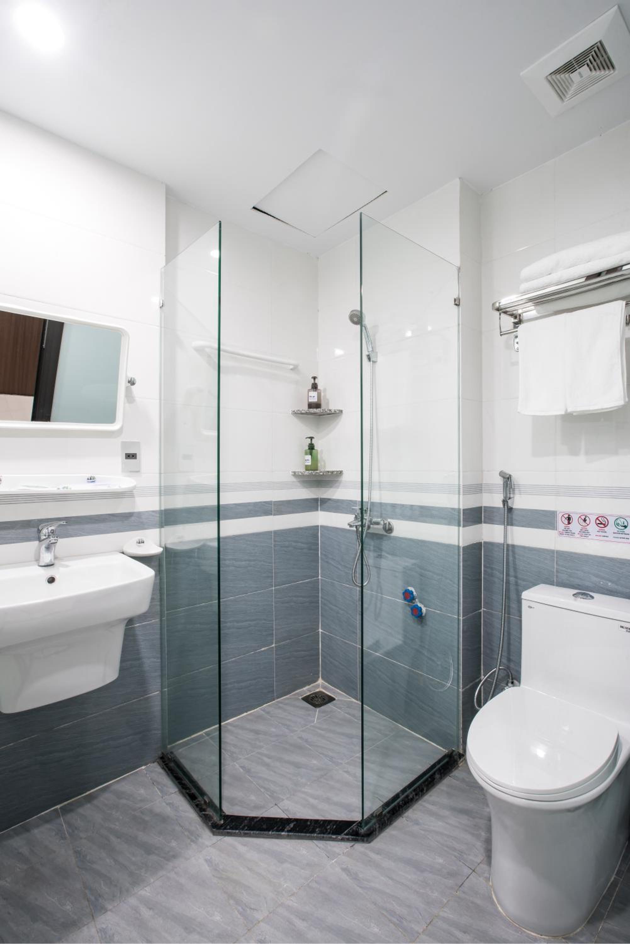 Standard Double Room - Photo 2