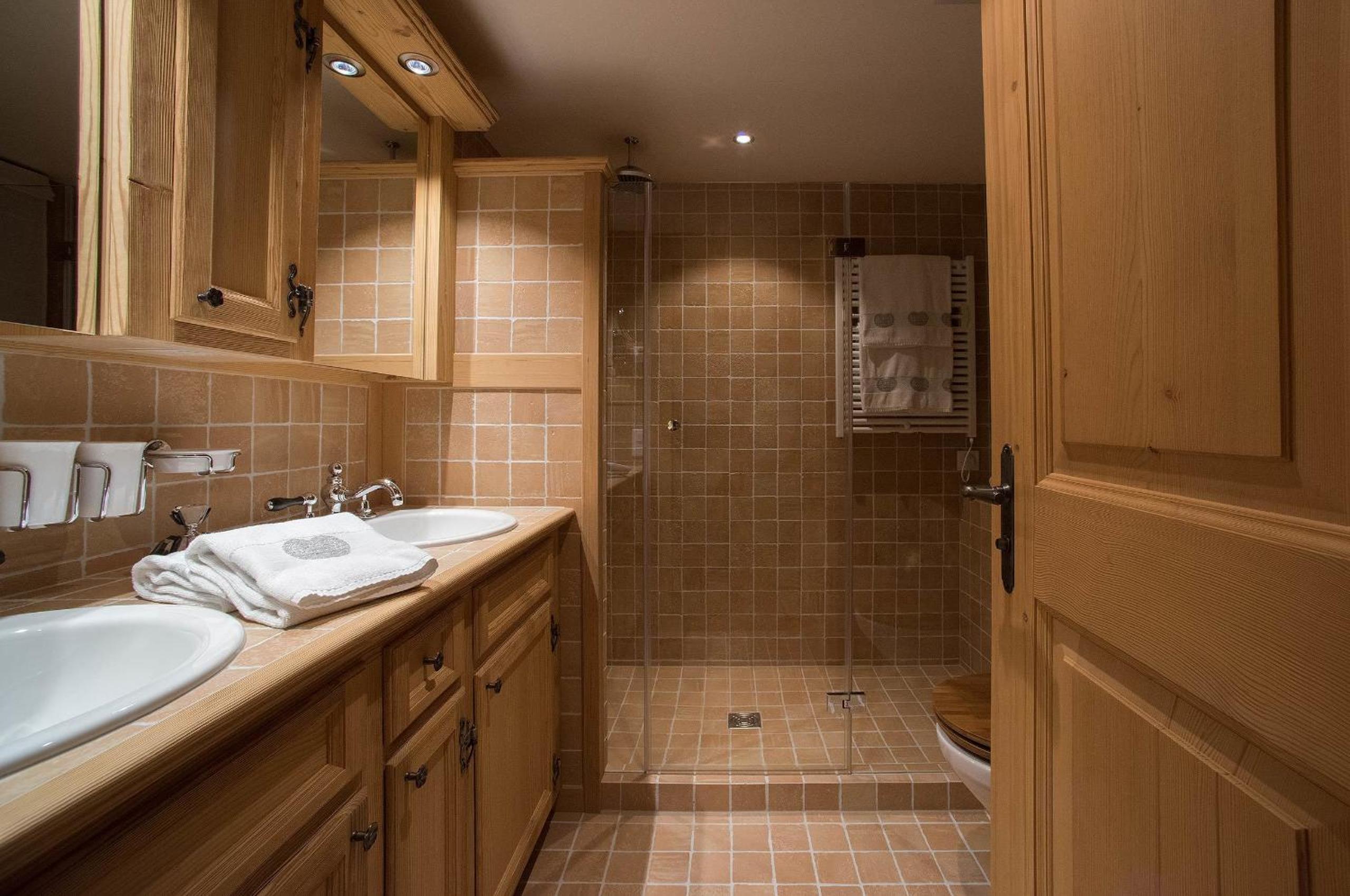 Suite 15 - Photo 4