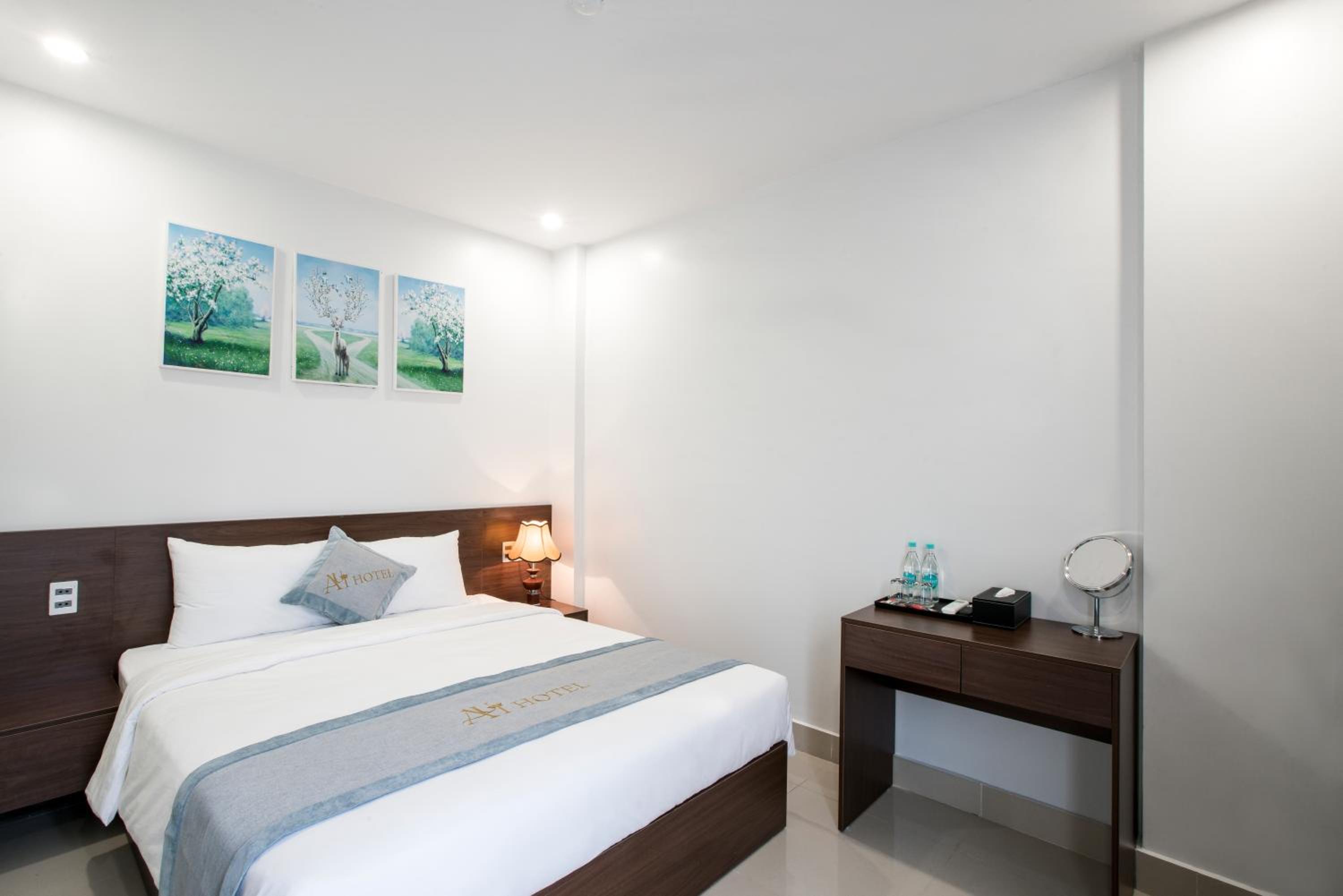 Double Room with Balcony - Photo 5