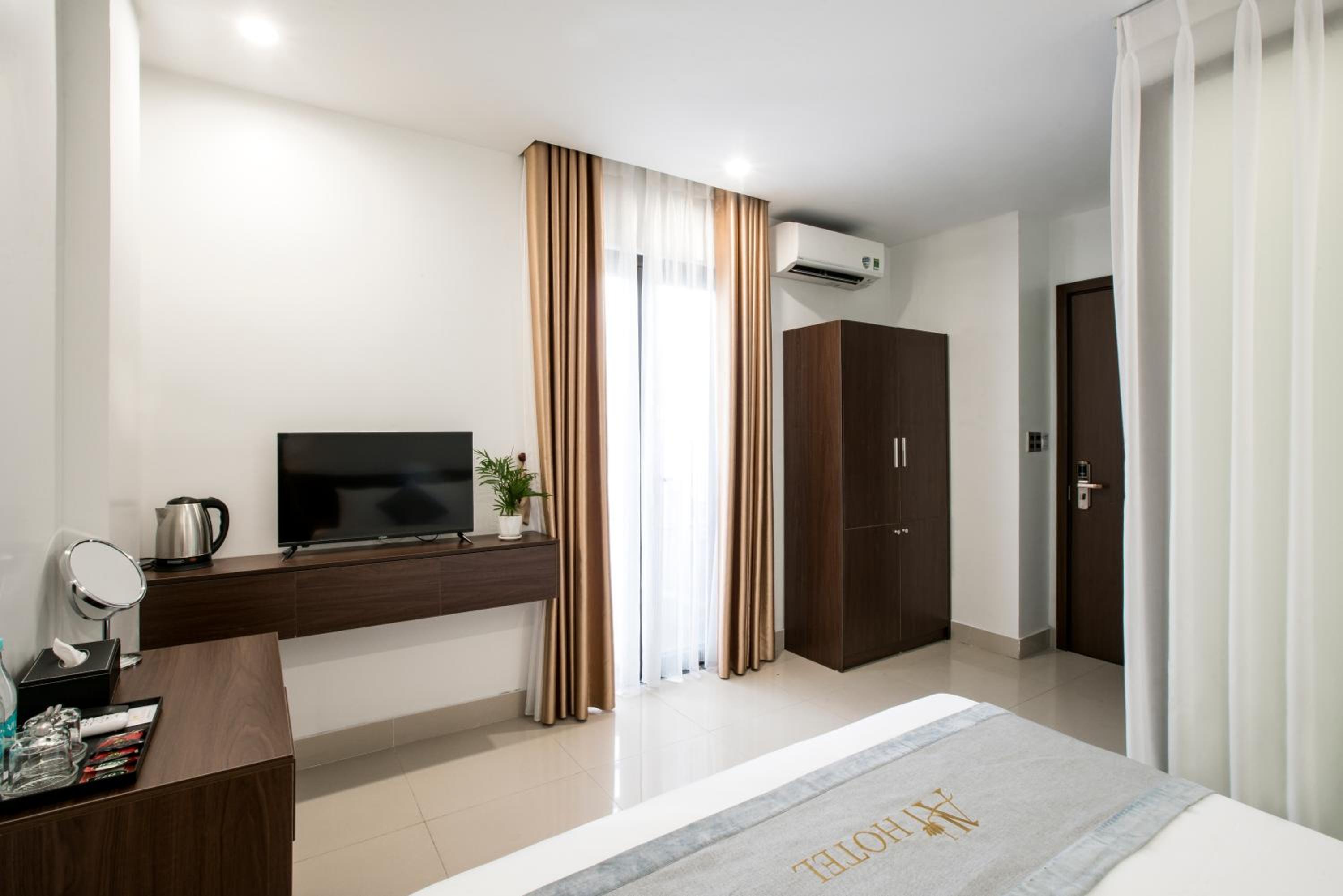 Double Room with Balcony - Photo 6