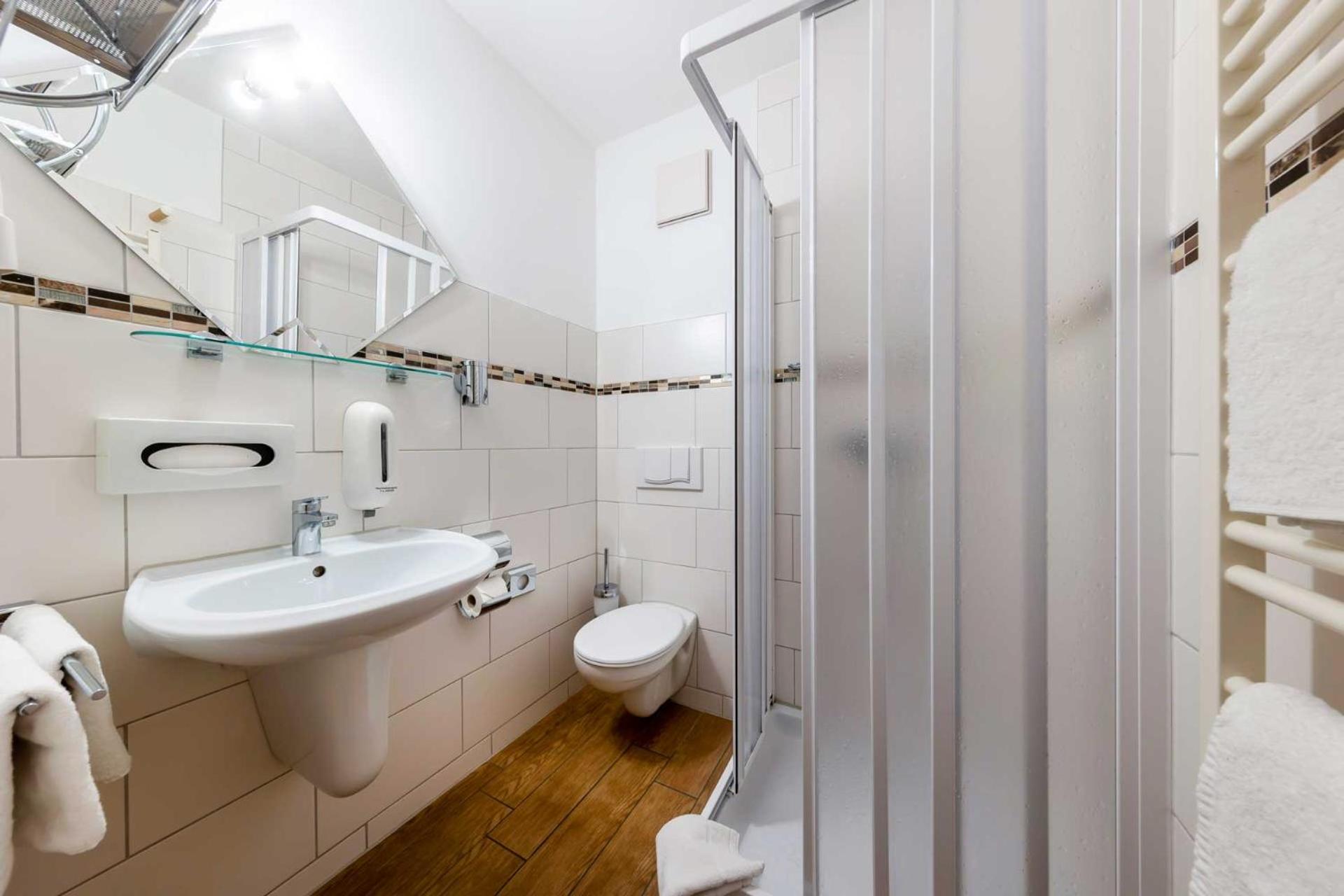 Double Room - Photo 9