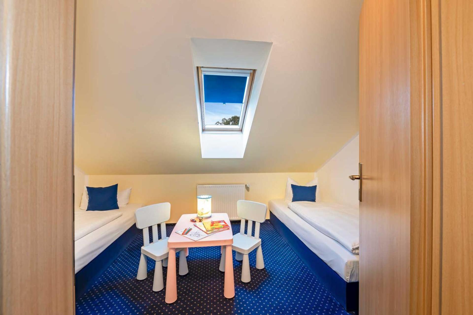 Suite - Photo 3