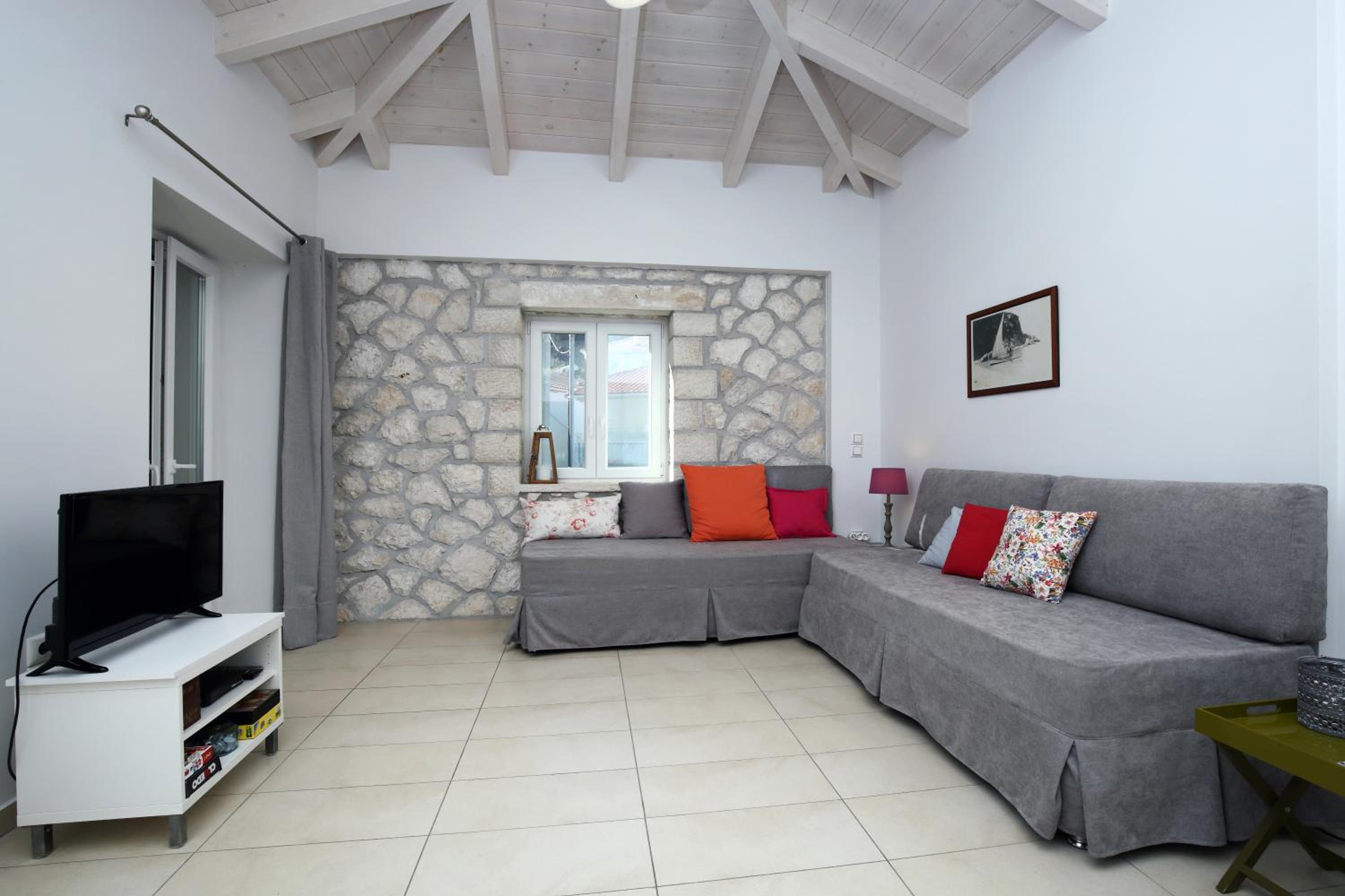 Apartment with Balcony photo 2