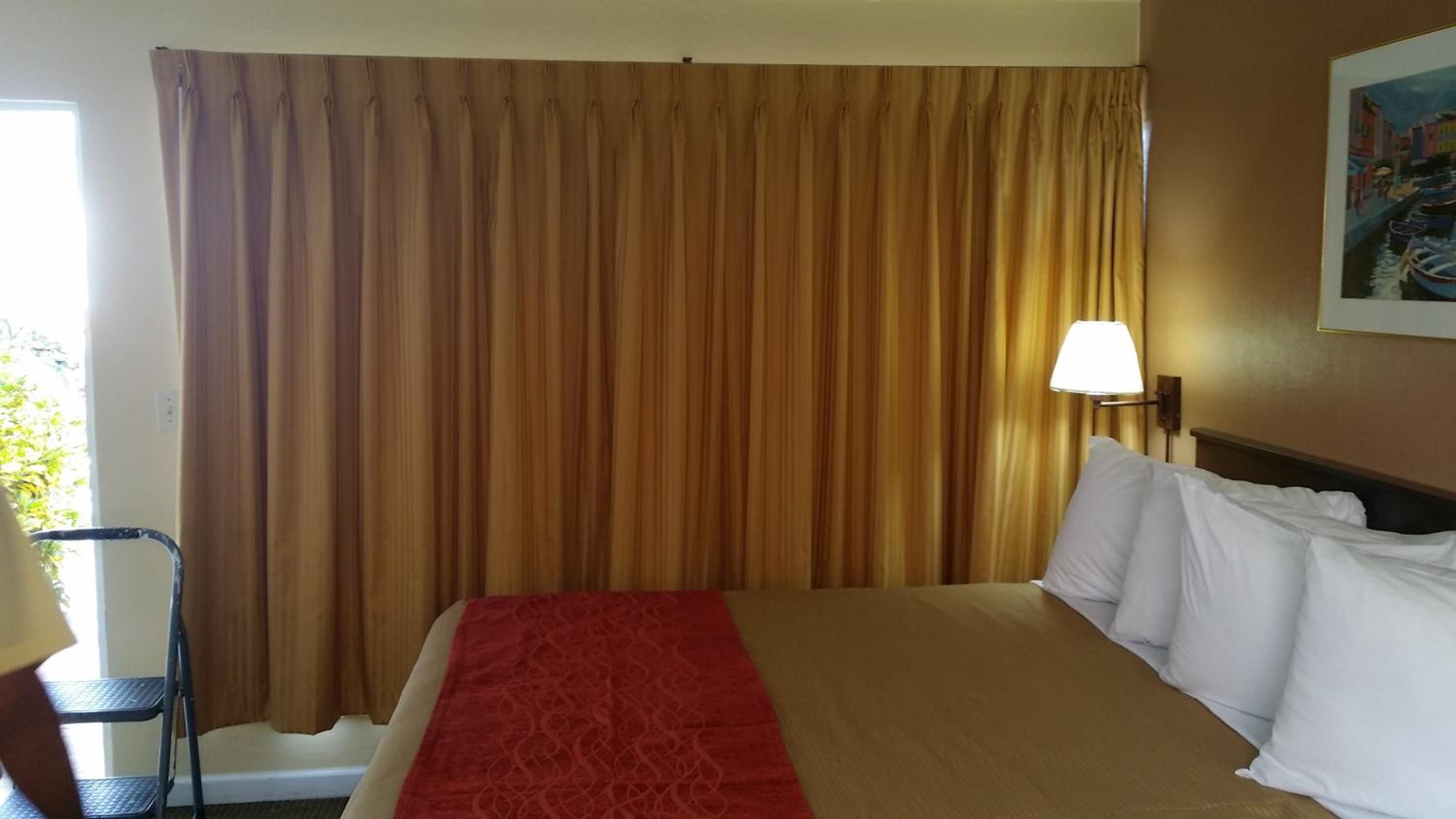 King Room - Non-Smoking photo 3