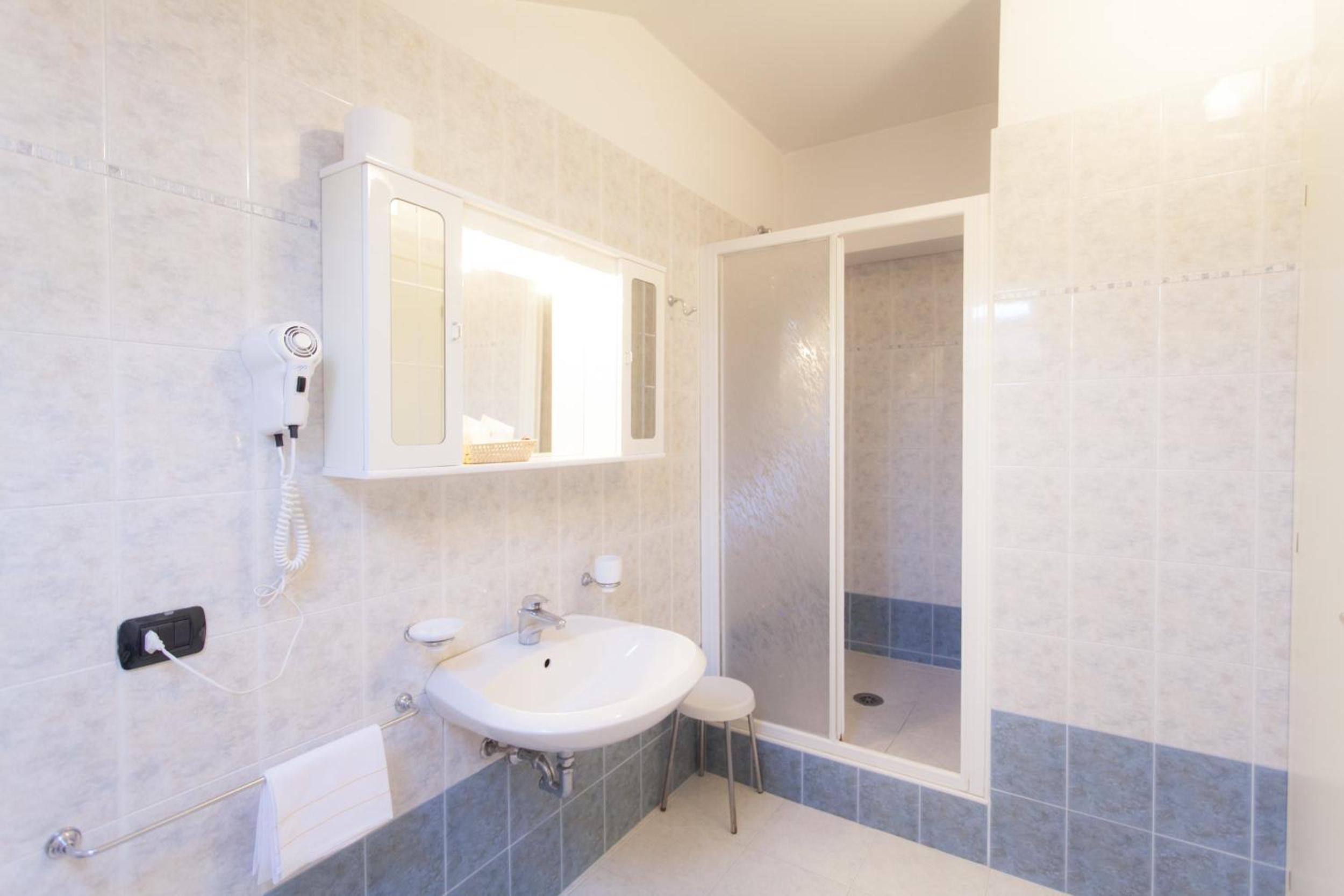 Double or Twin Room photo 3