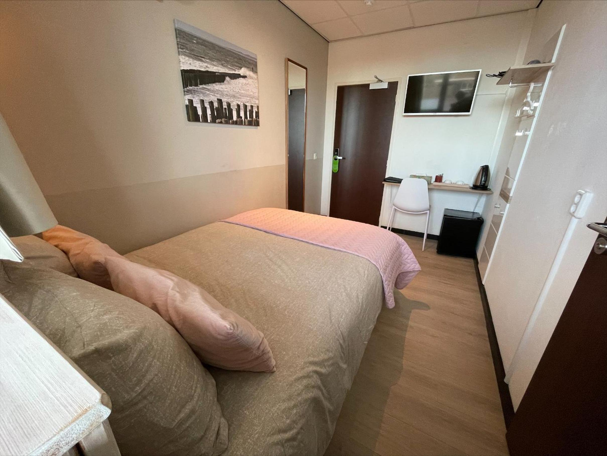 Standard Single Room photo 2