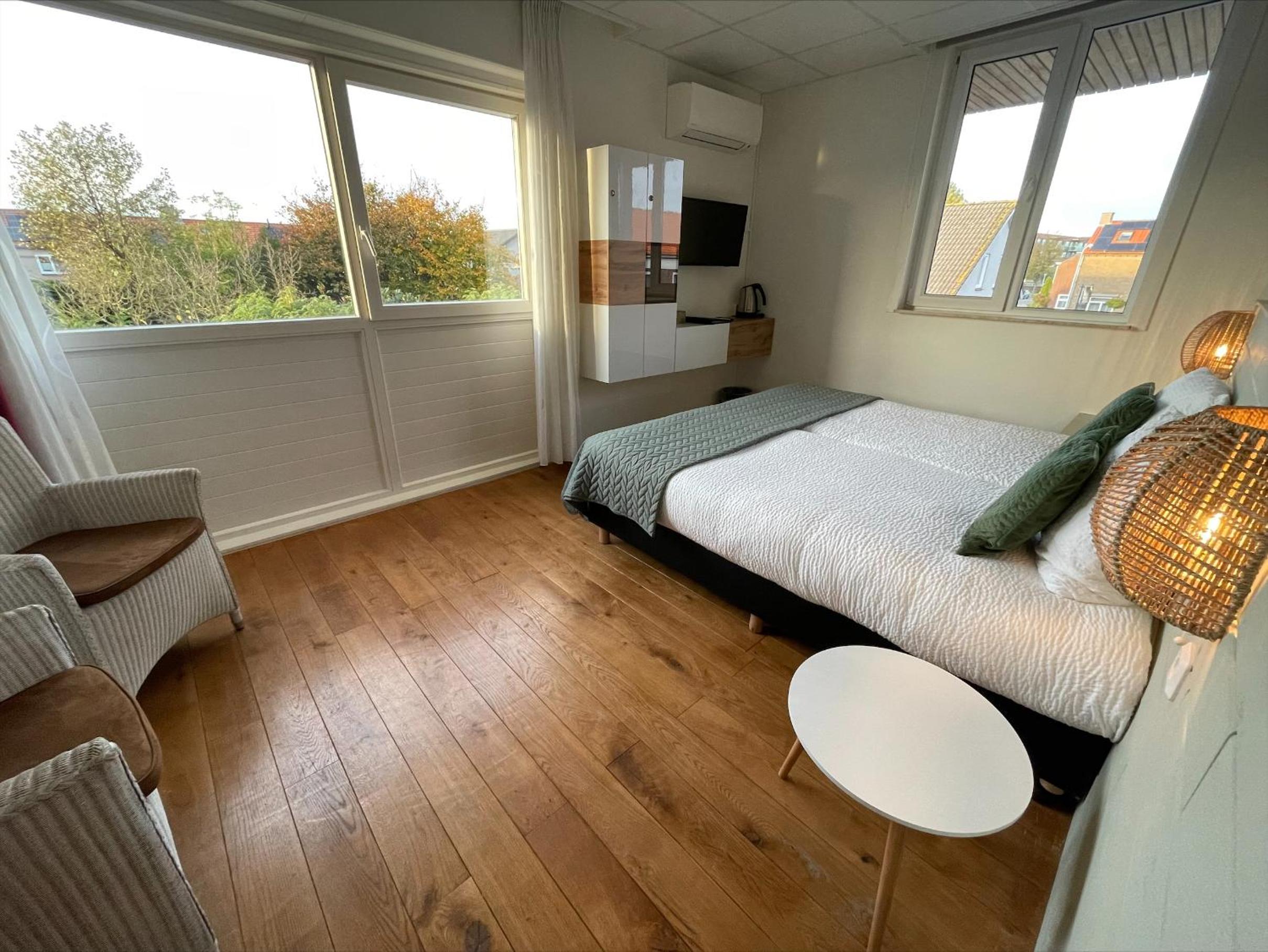 Double Room with Two Double Beds photo 3