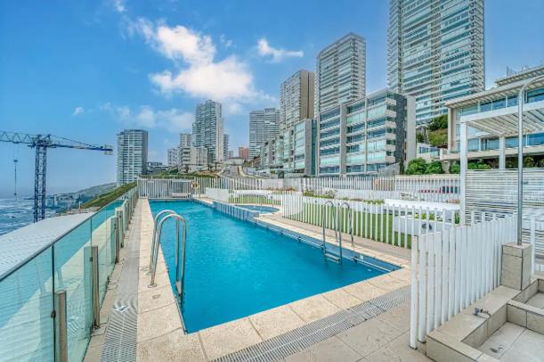 Two-Bedroom Apartment with Terrace and Sea View photo 2