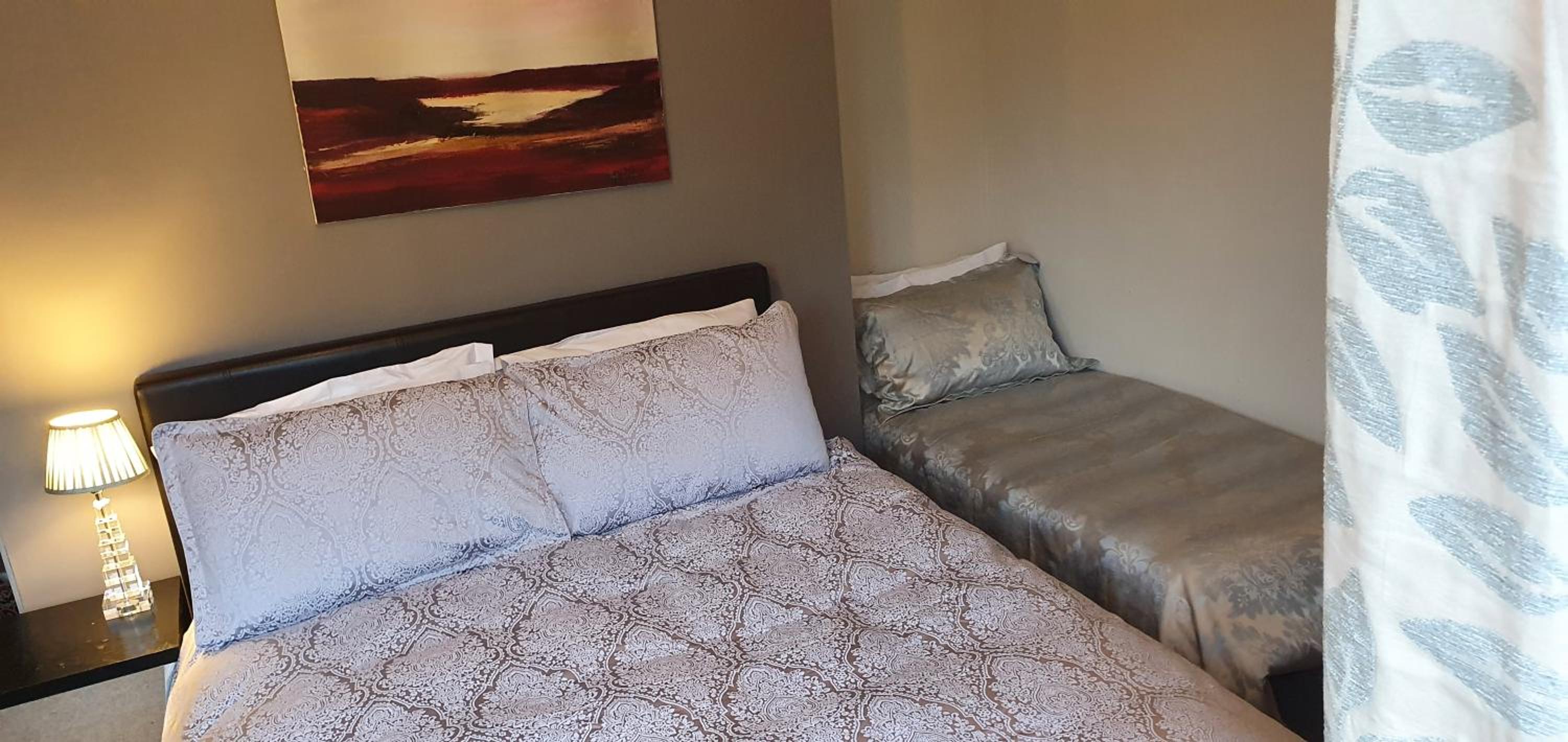Double or Twin Room with Private Bathroom photo 3