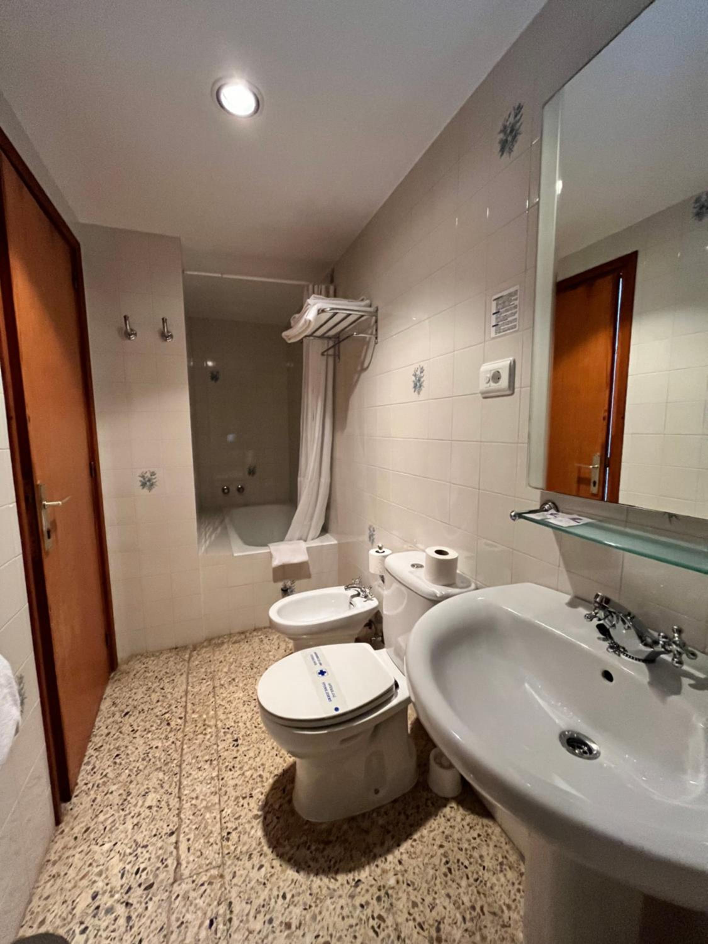 Single Room photo 3