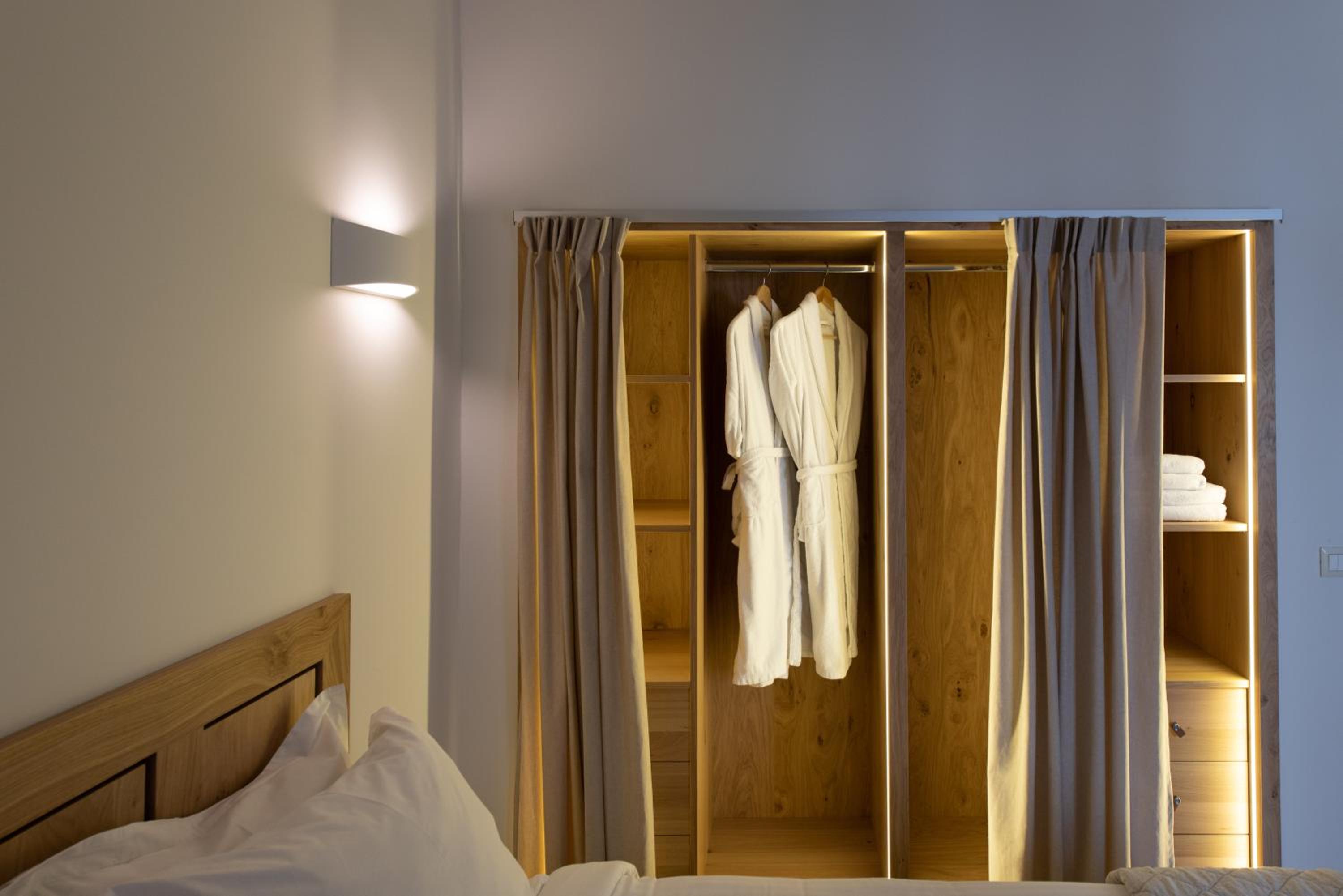 Deluxe Quadruple Room photo 3
