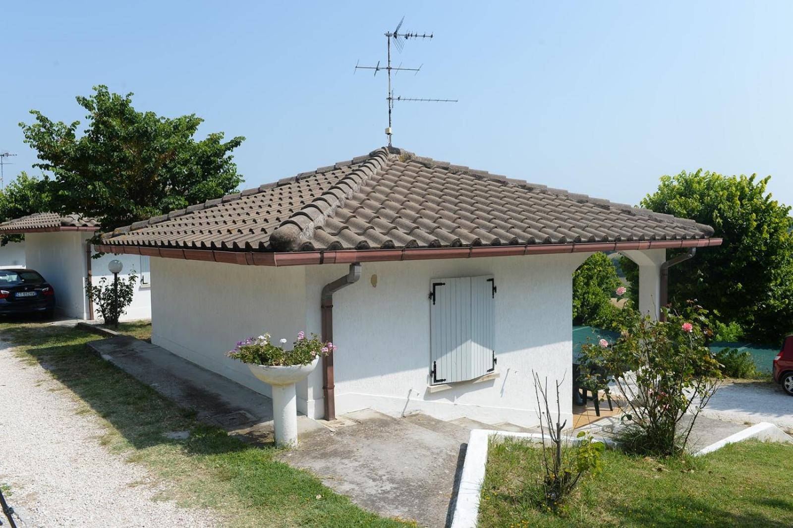 One-Bedroom Bungalow - Photo 6