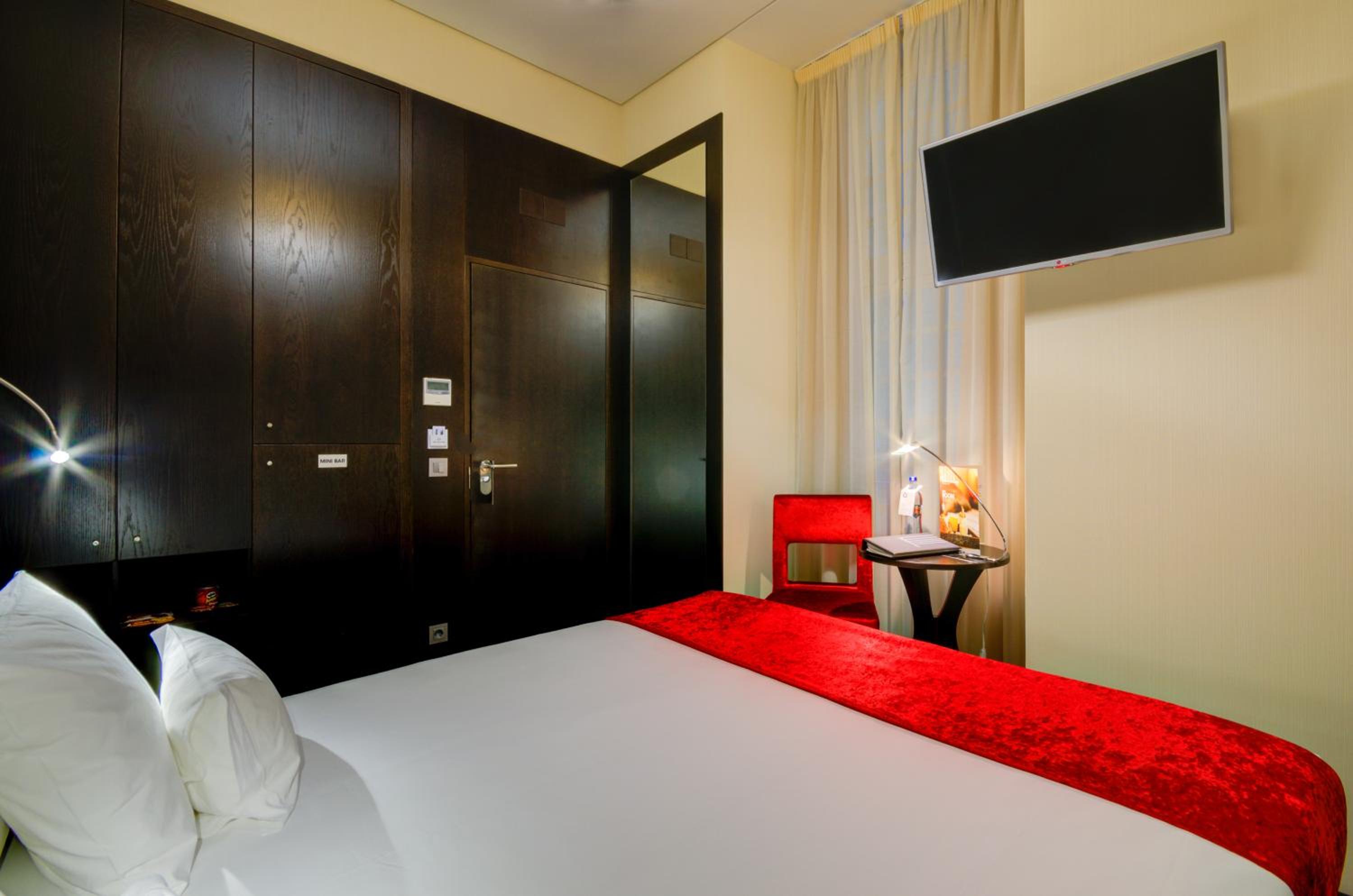 Available room thumbnail 5