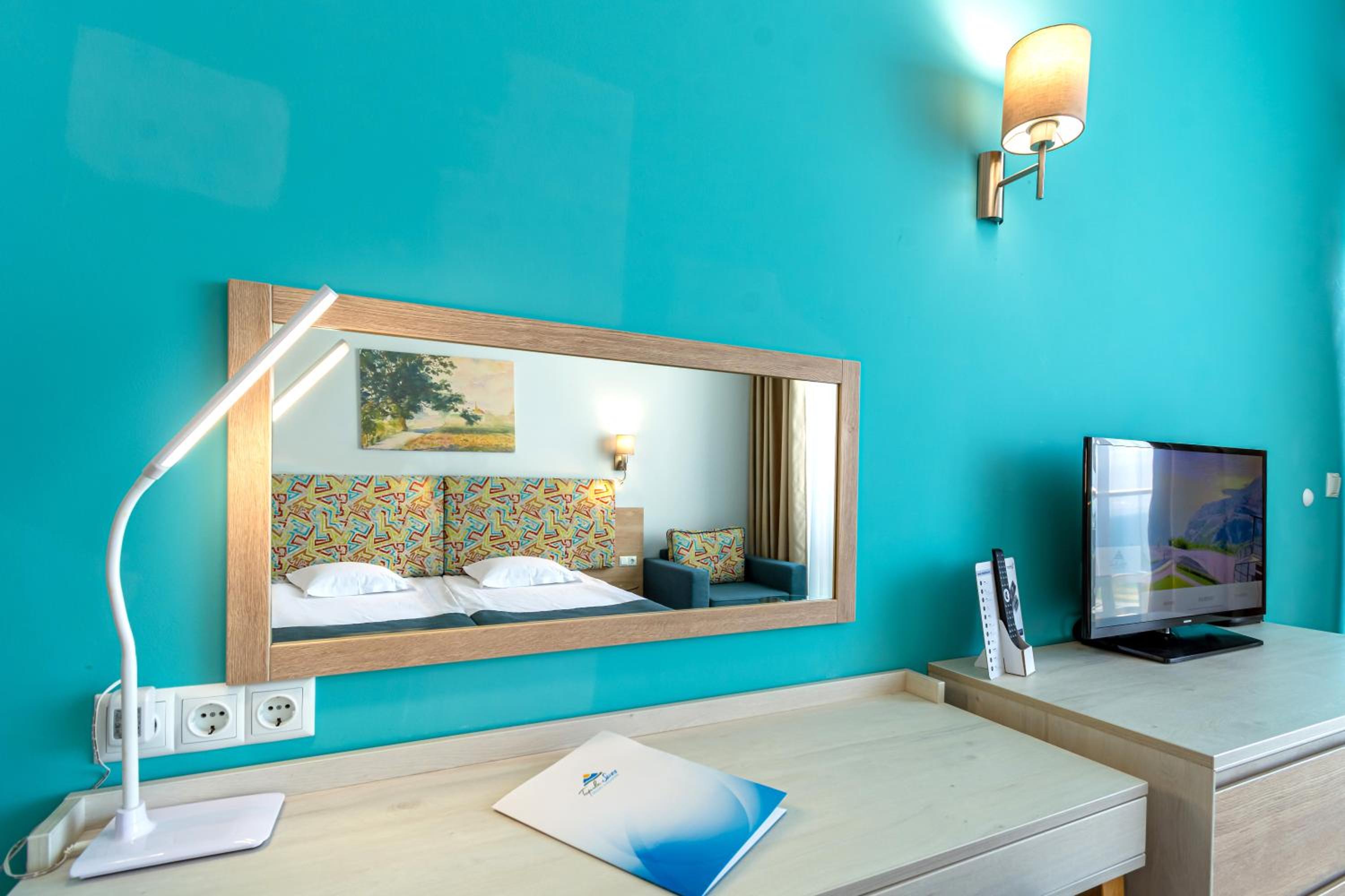 Twin Room with Balcony and Park View - Free Access to Aquapark and Action Park - Photo 3