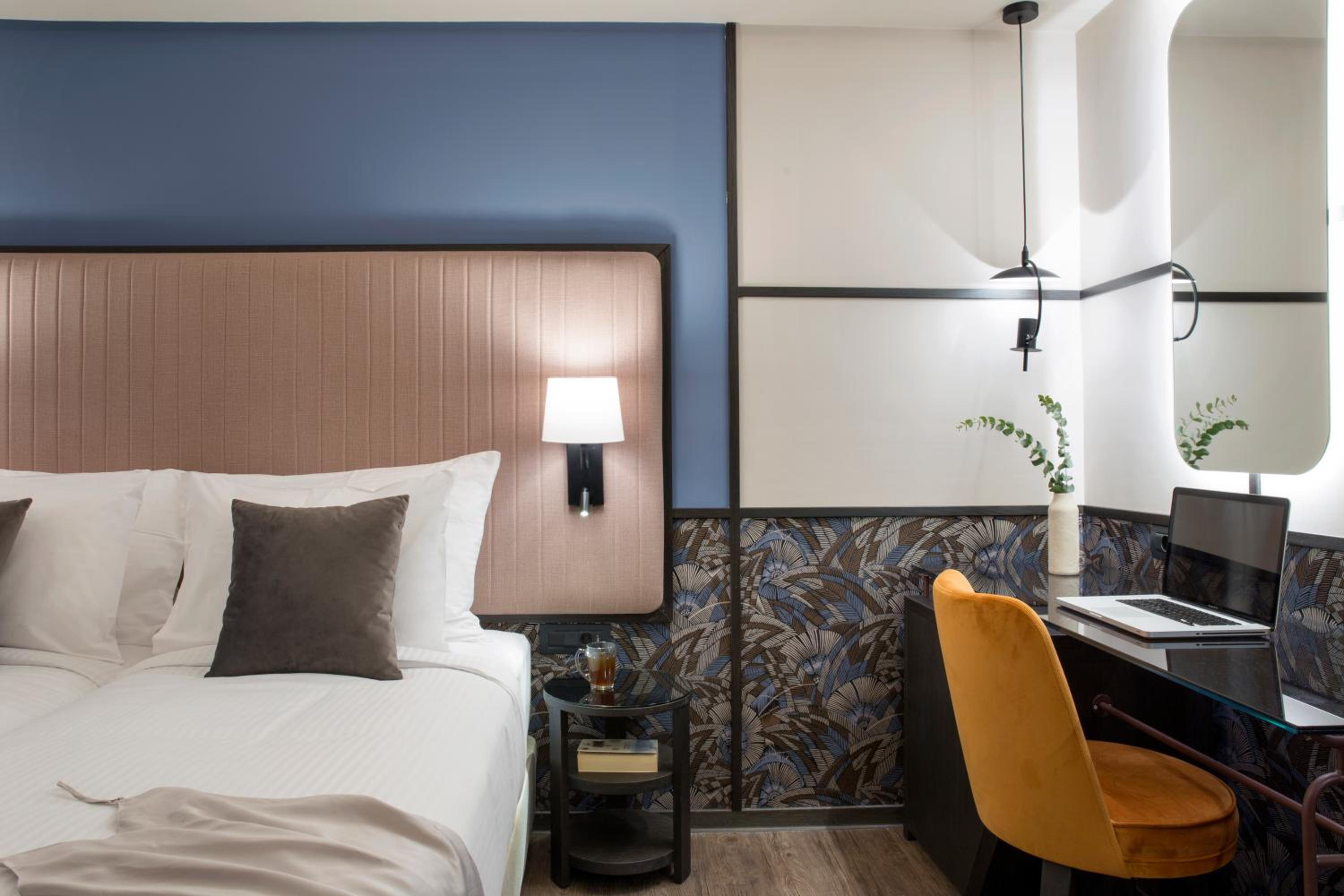 Classic Twin Room with City View photo 3