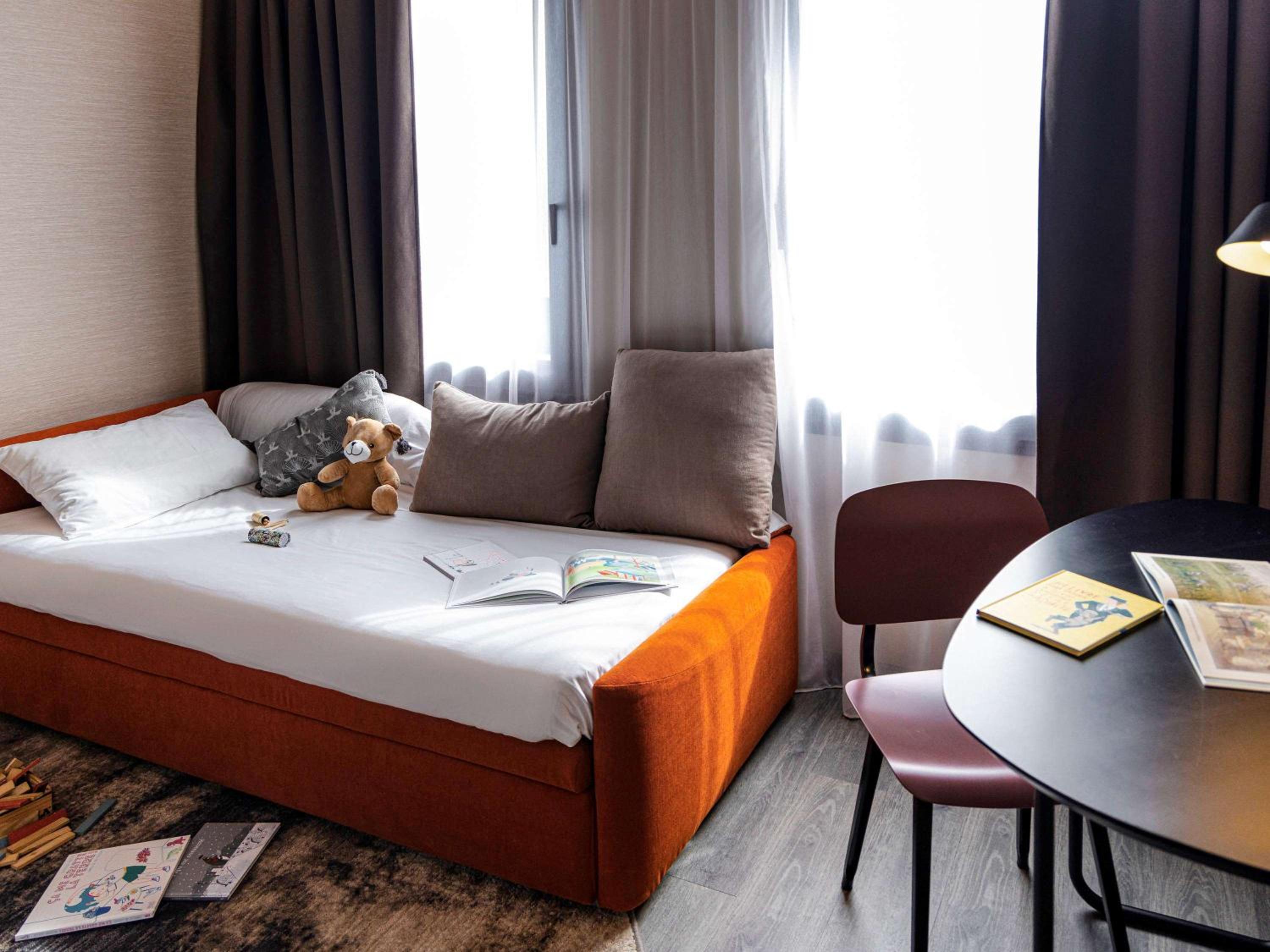 Superior Queen Room with Double Sofa Bed - Photo 3