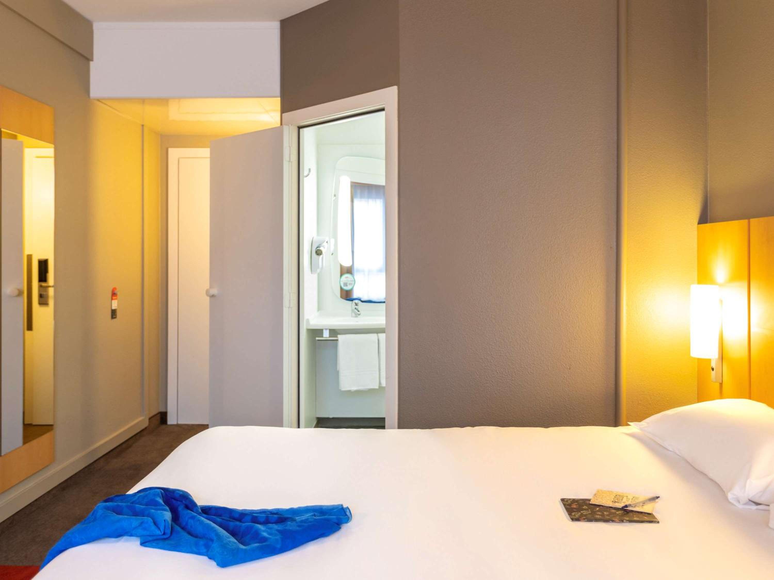 Triple Room with One Double Bed and One Single Bed - Photo 7