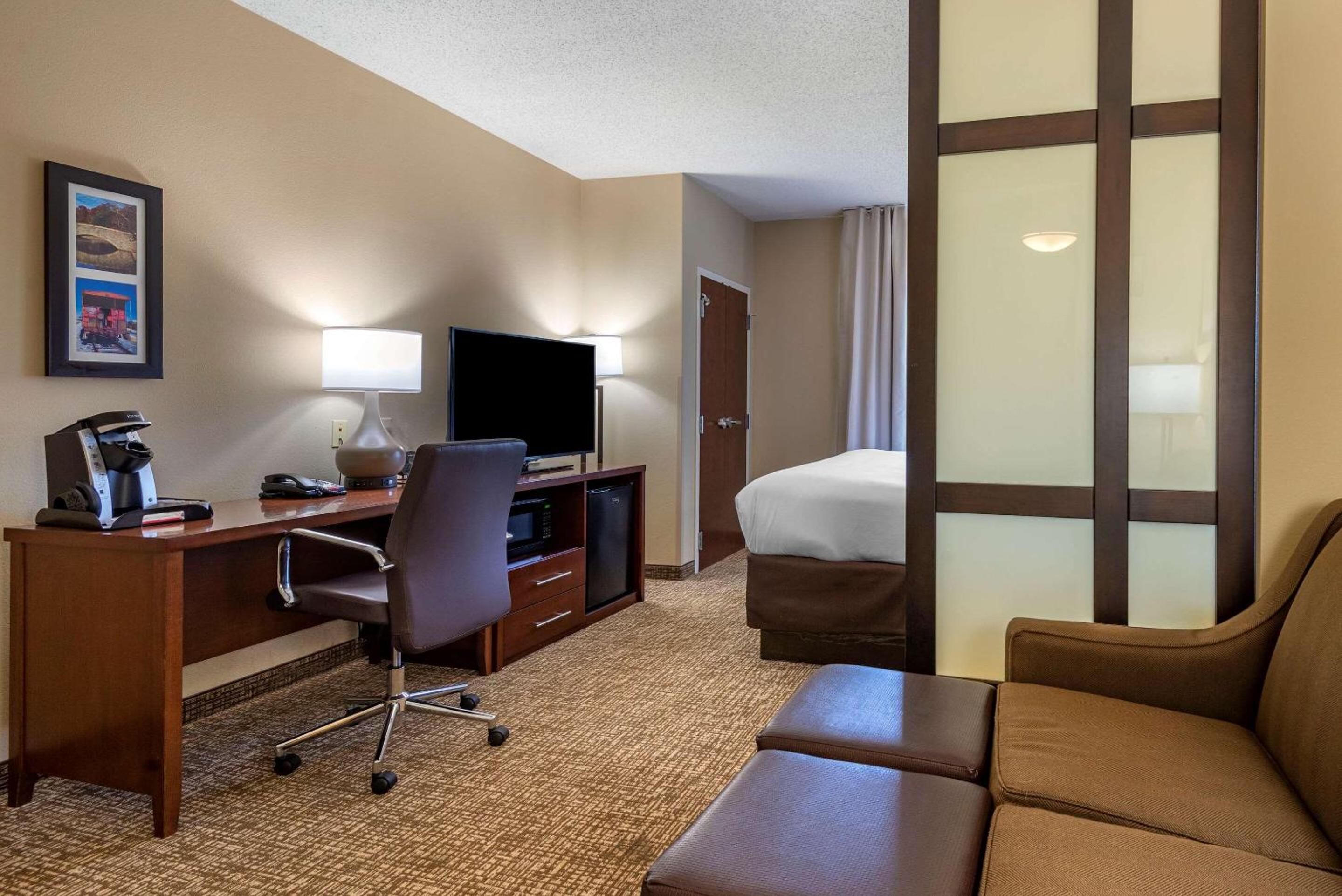 King Suite Large - Photo 3