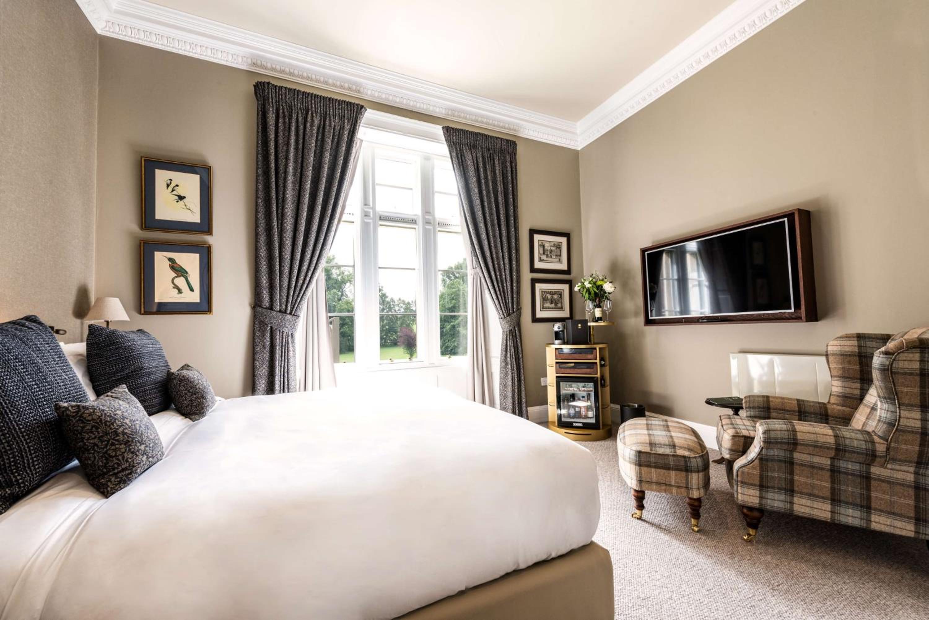 Deluxe Castle King Room