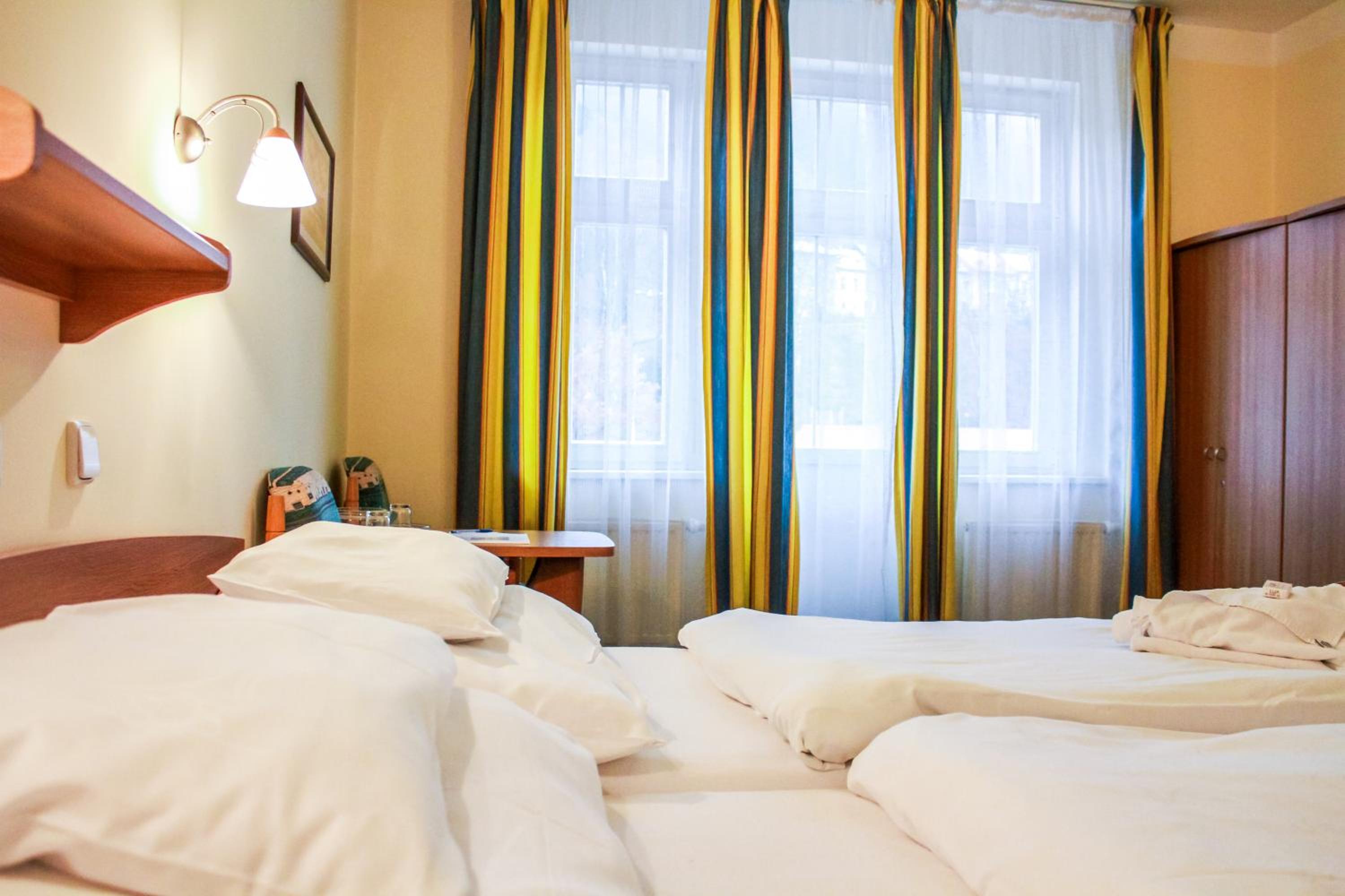 Standard Double or Twin Room photo 2