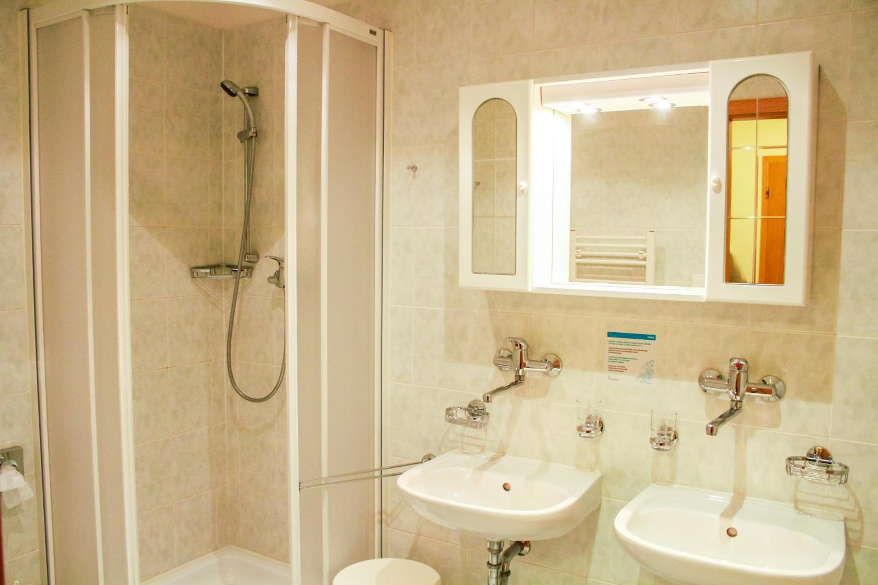 Standard Double or Twin Room photo 3