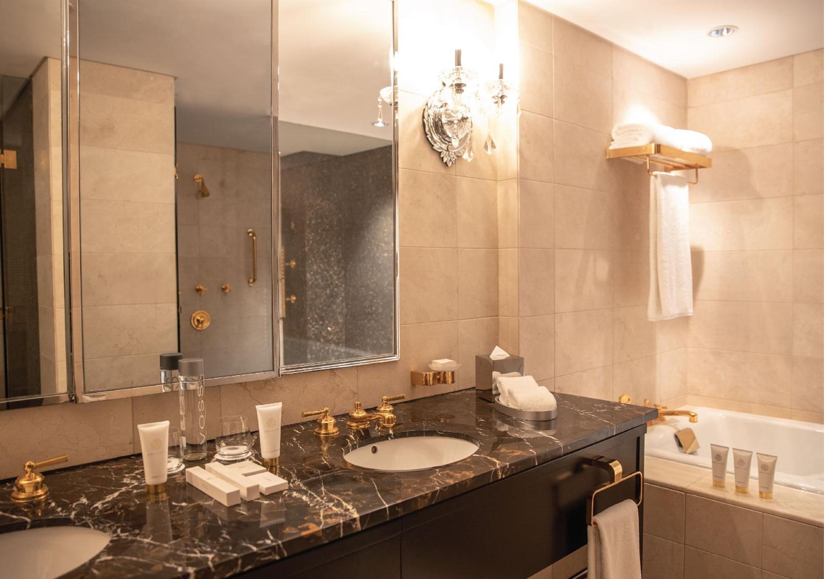 Royal Suite - Photo 11