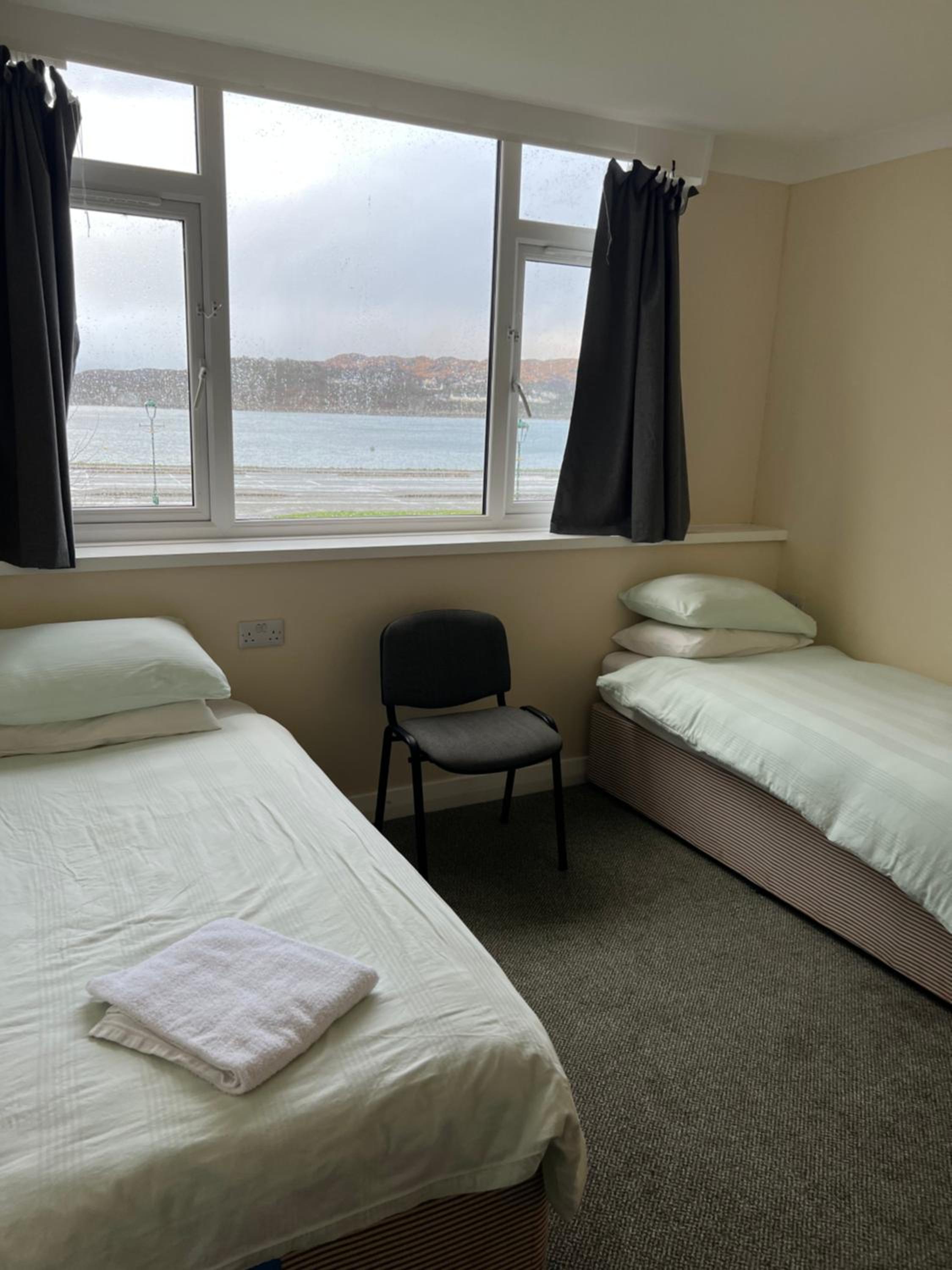 Twin Room with Private Bathroom photo 1