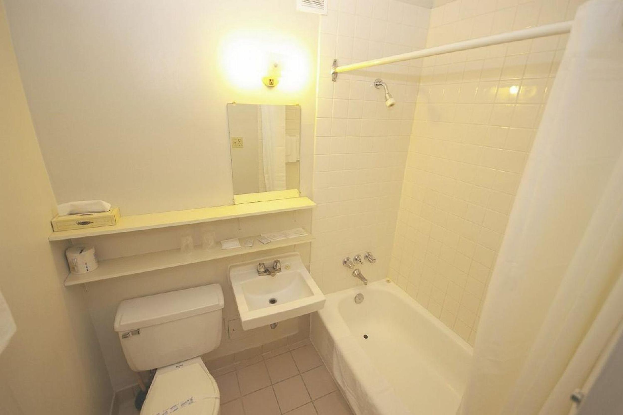 Double and Single Bed Room - Photo 6