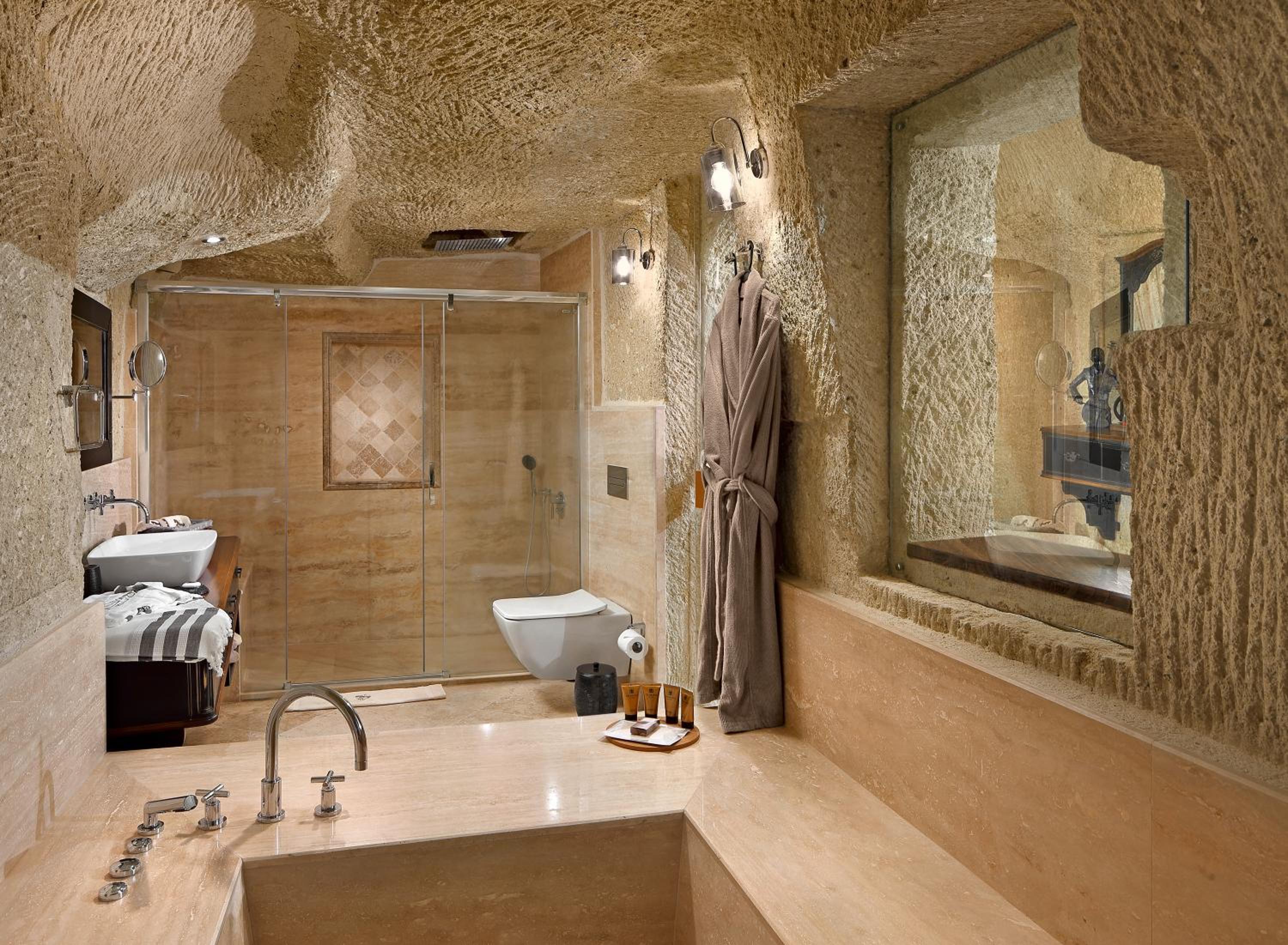 Queen Suite photo 2