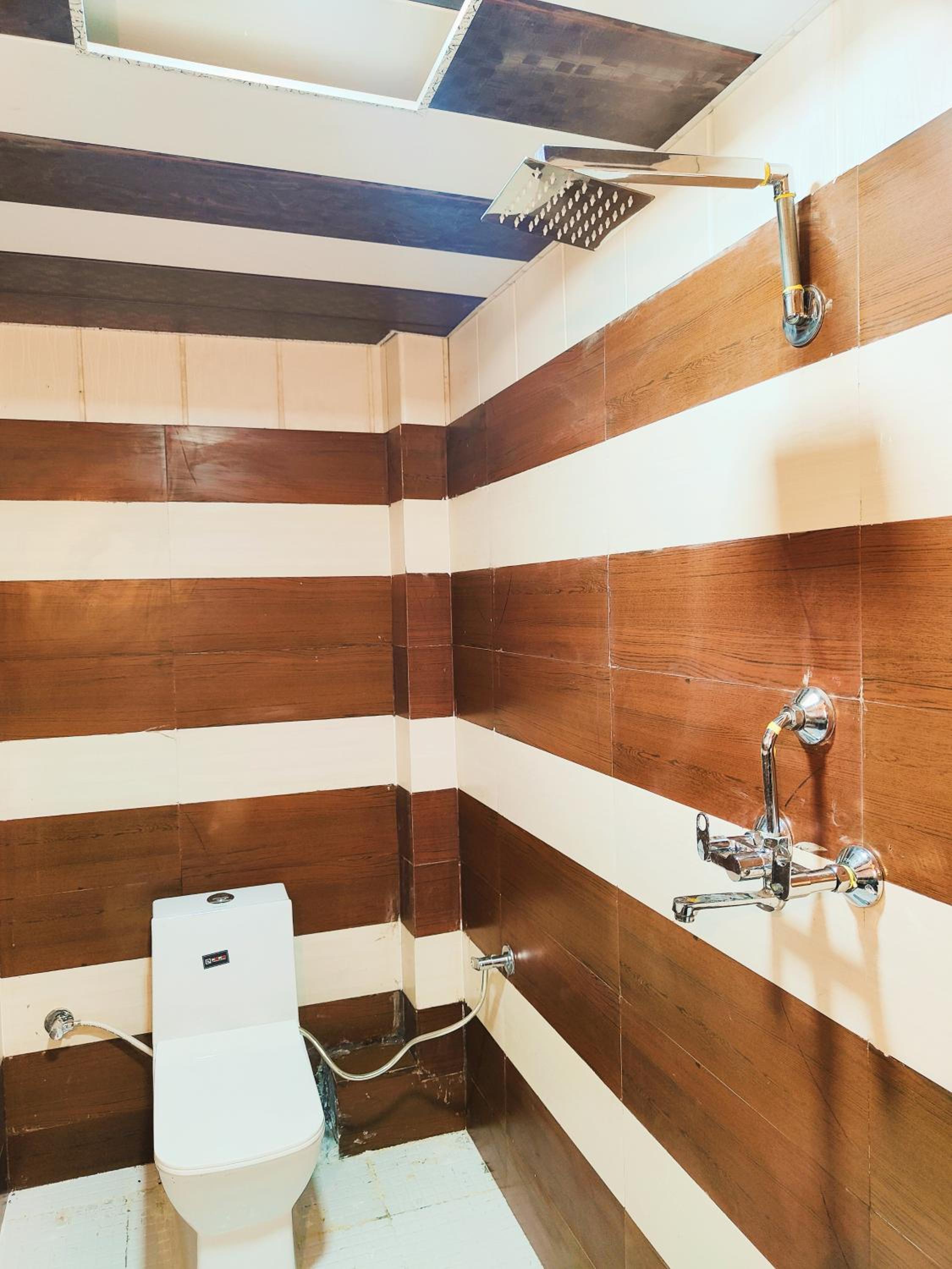 Deluxe Double Room (2 Adults + 1 Child) photo 2